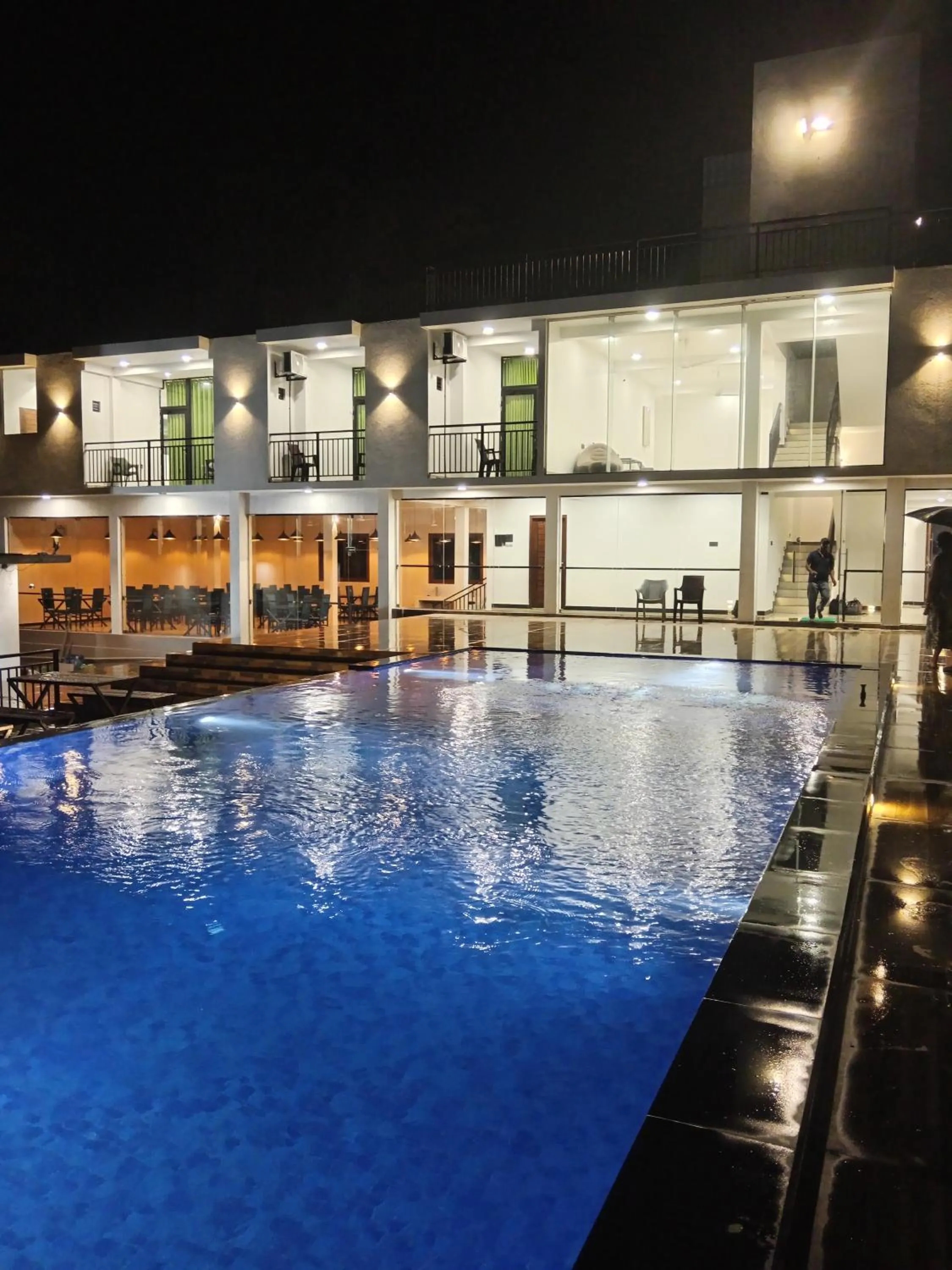 Swimming pool in CRYSTAL RIVERSTON DECK