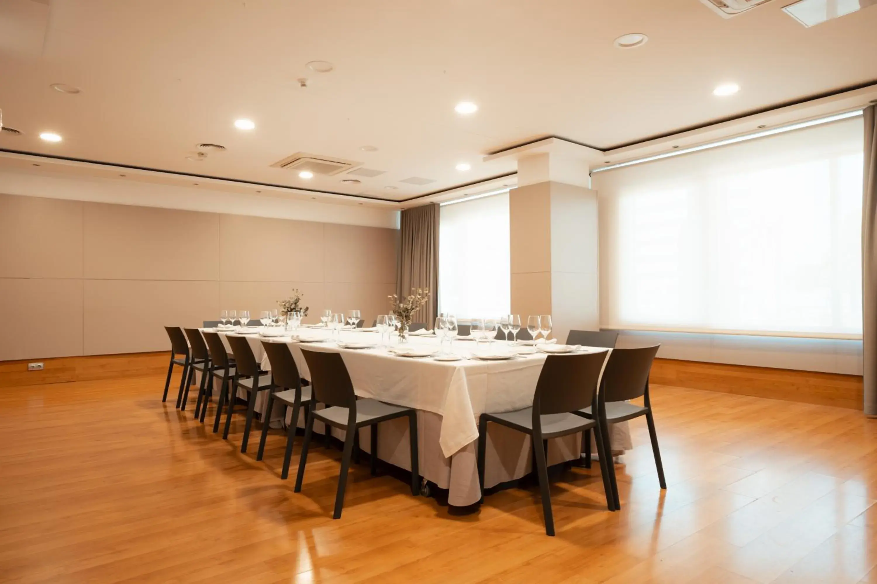 Restaurant/places to eat in Sancho Ramirez Restaurant/places to eat in Sancho Ramirez