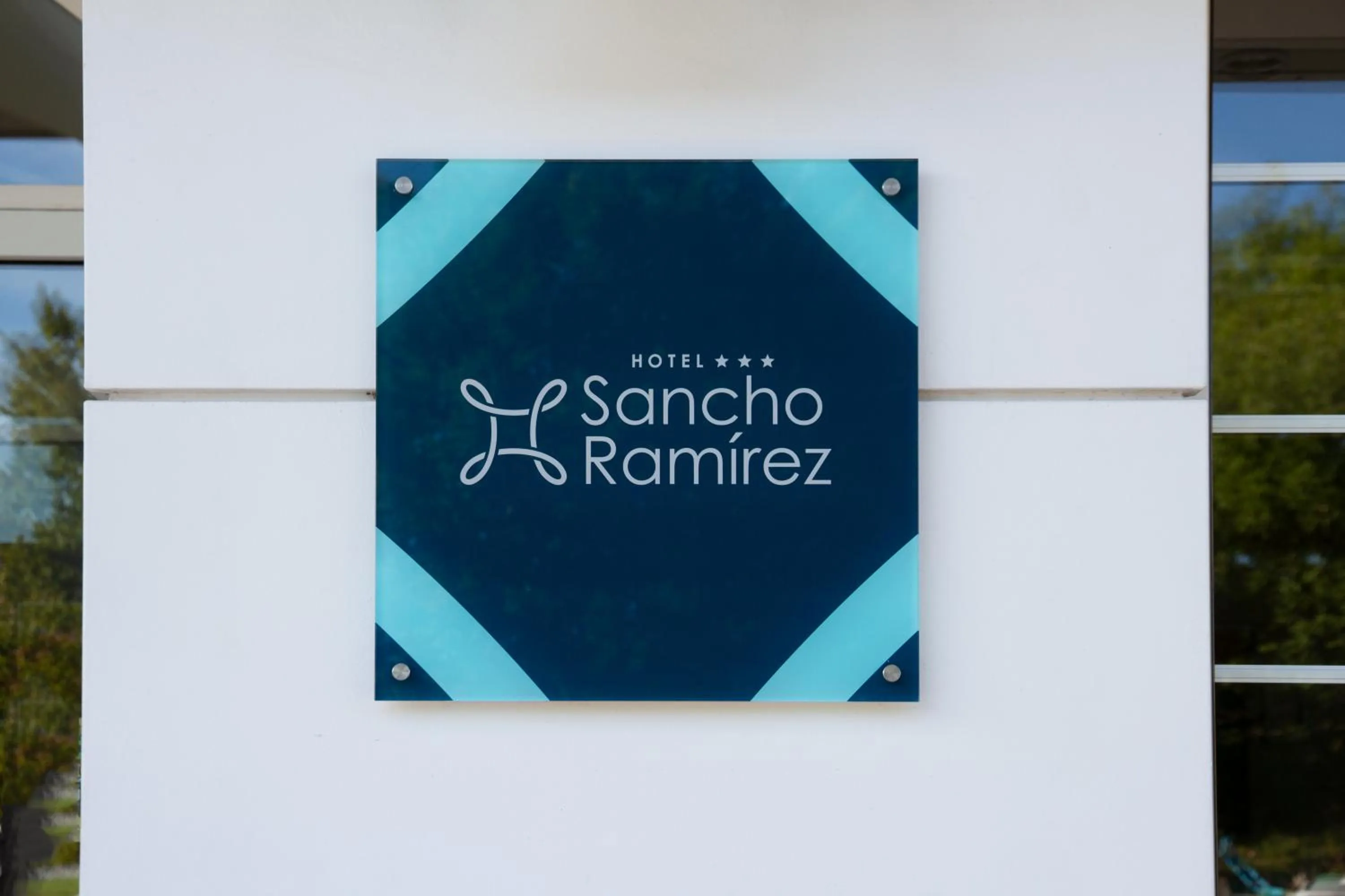 Property building in Sancho Ramirez