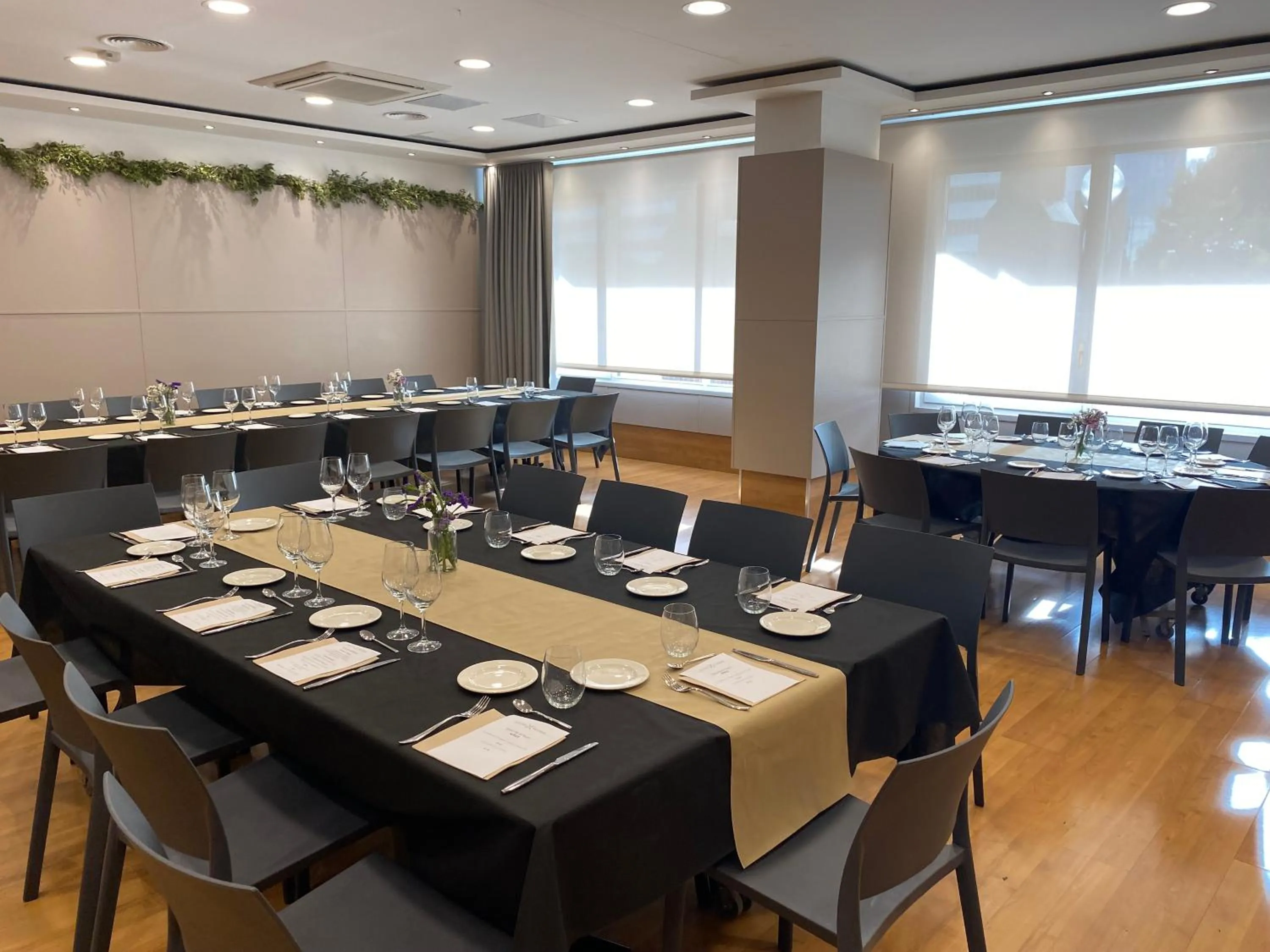 Restaurant/places to eat in Sancho Ramirez