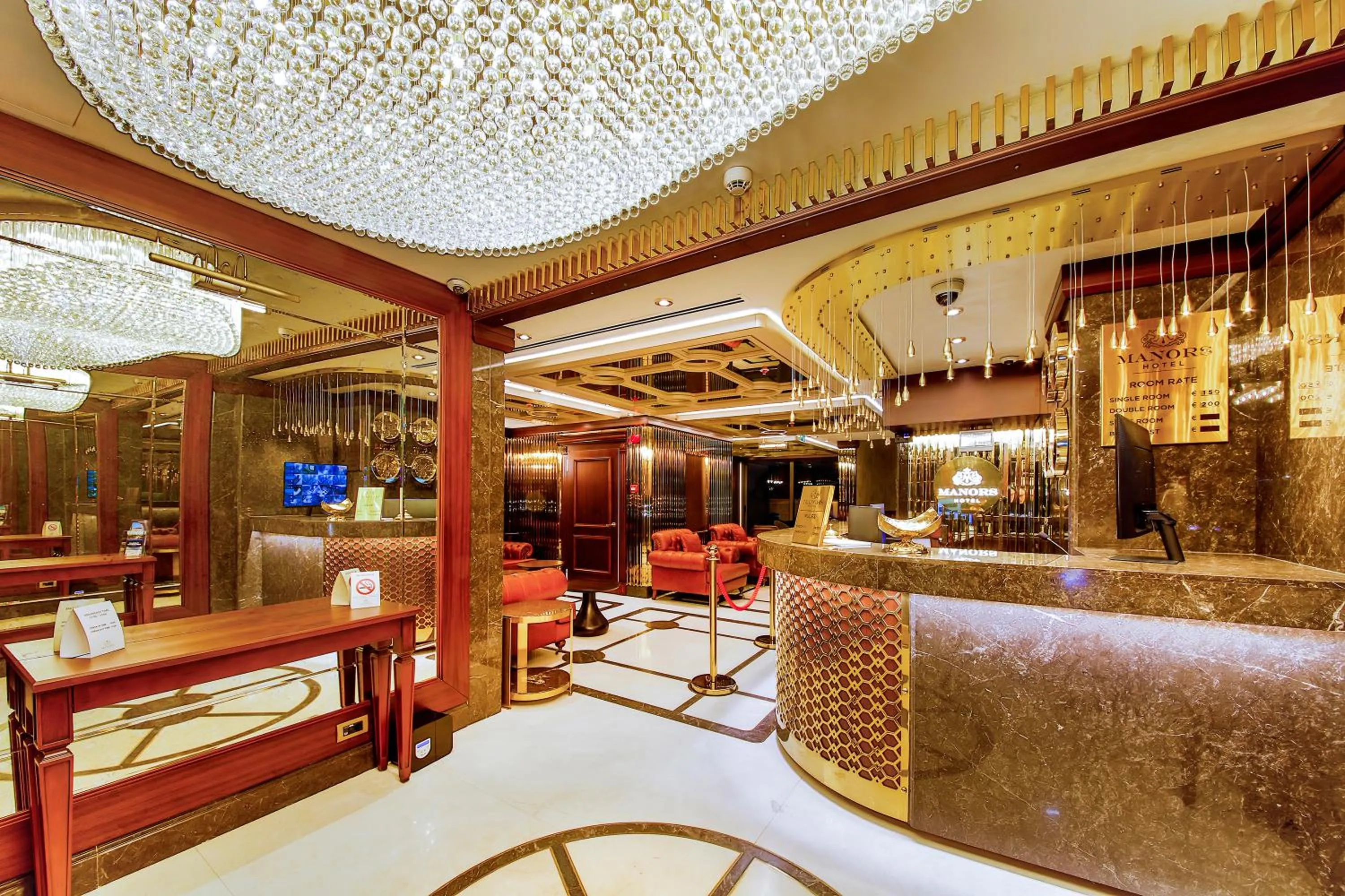 Living room in MANORS HOTEL