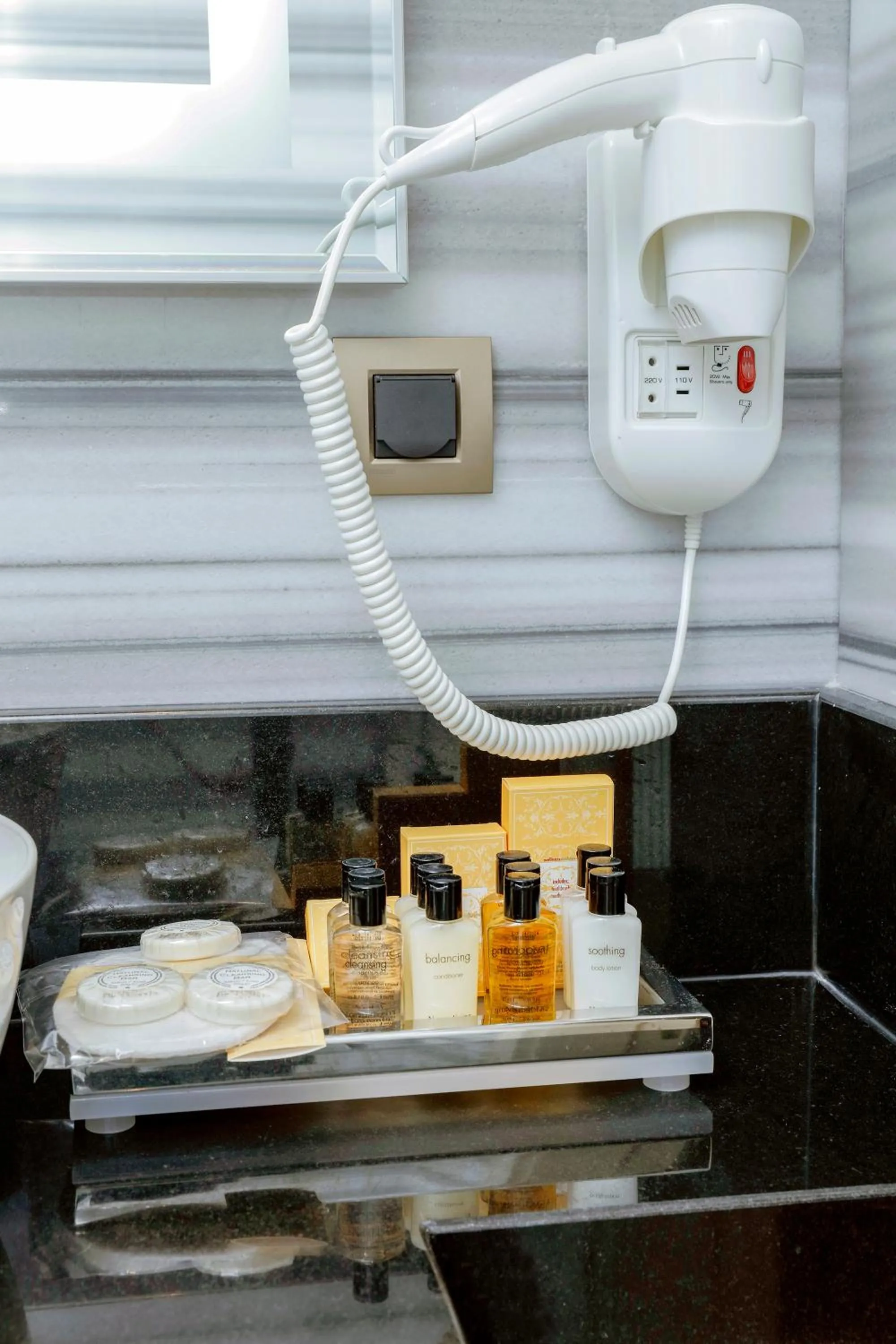 Bathroom in MANORS HOTEL