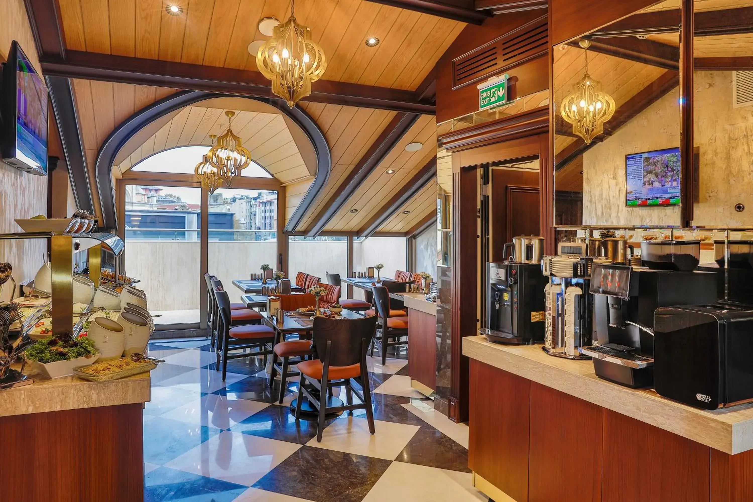 Restaurant/places to eat in MANORS HOTEL Restaurant/places to eat in MANORS HOTEL