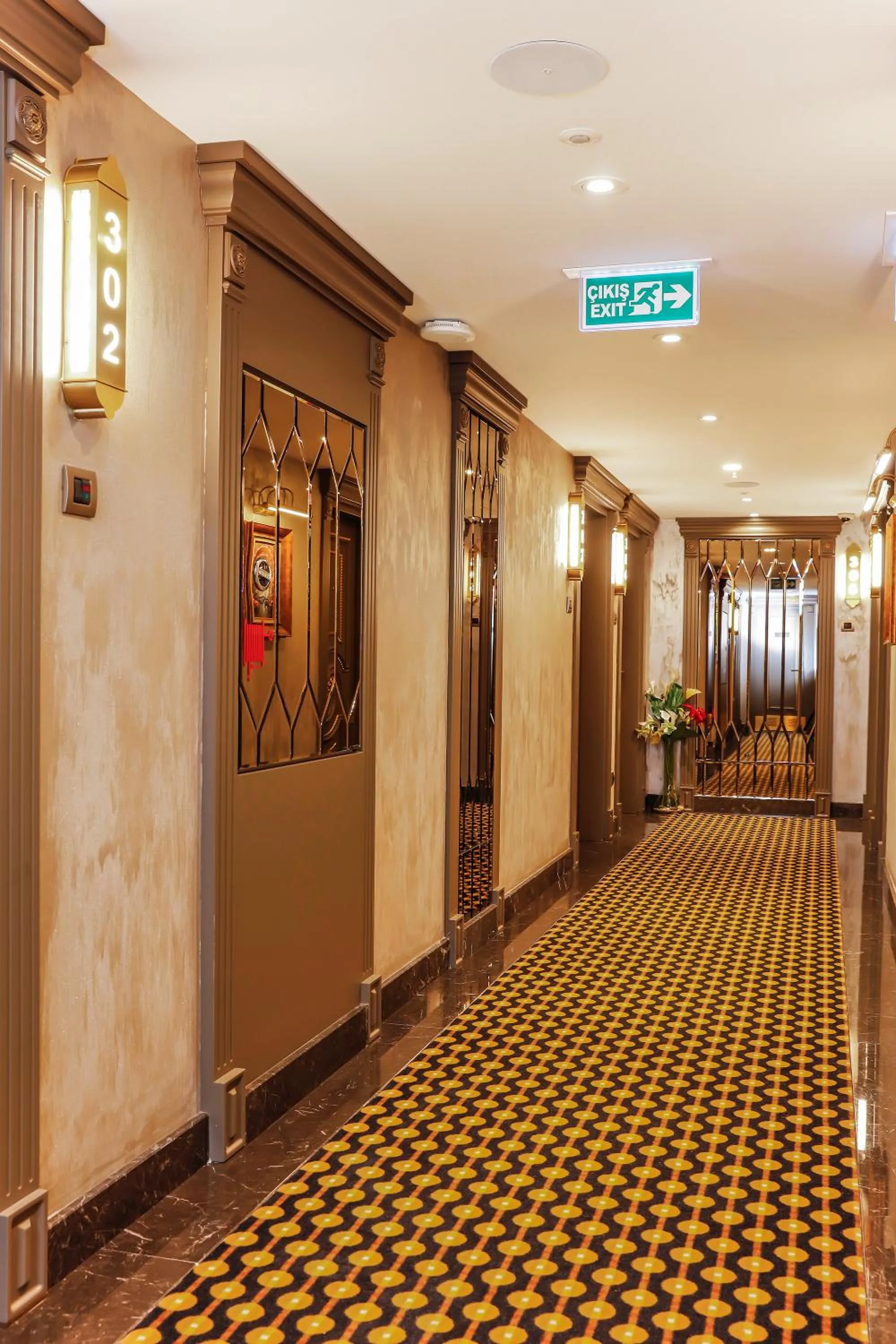 Decorative detail in MANORS HOTEL