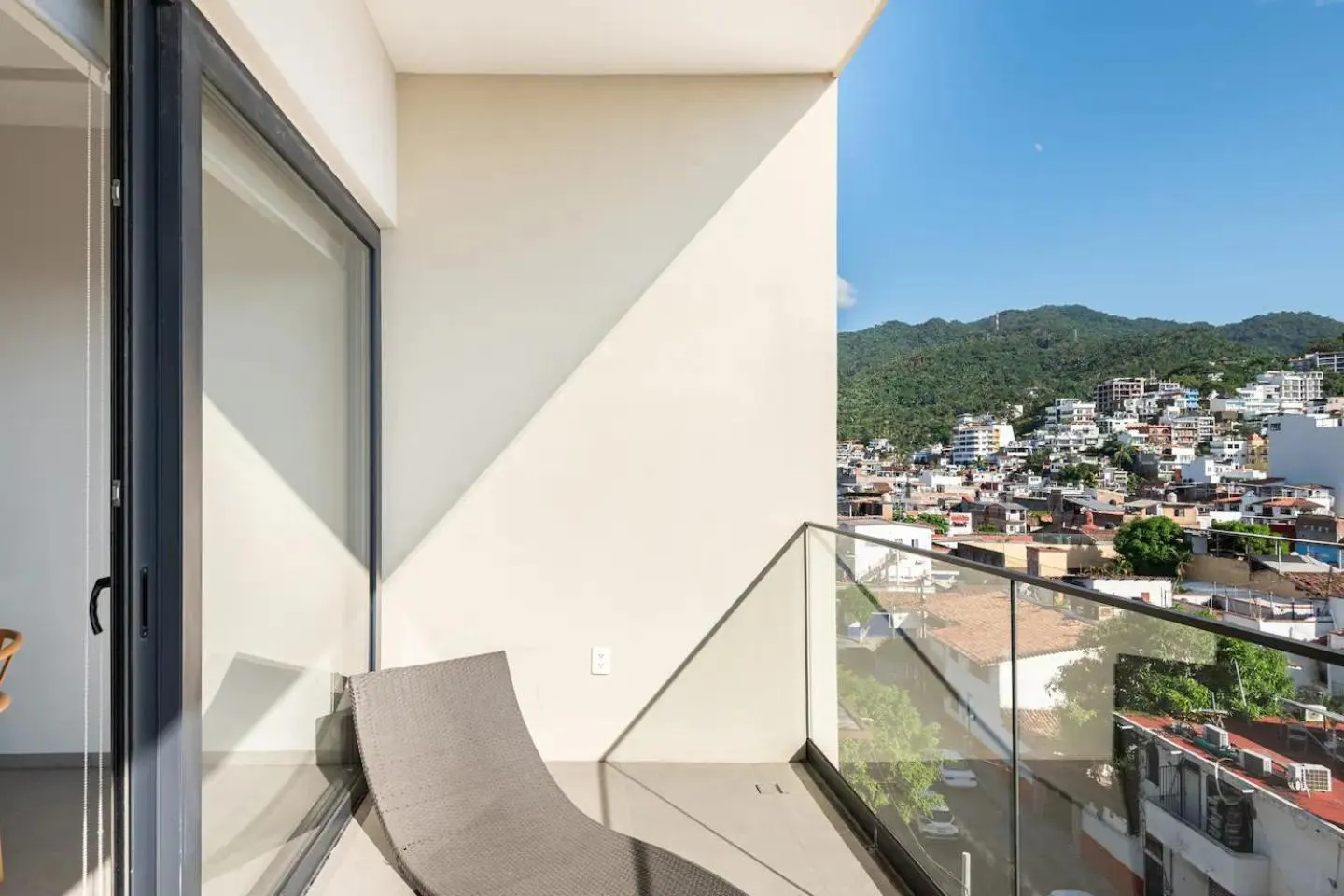 Balcony/Terrace in 105 Downtown