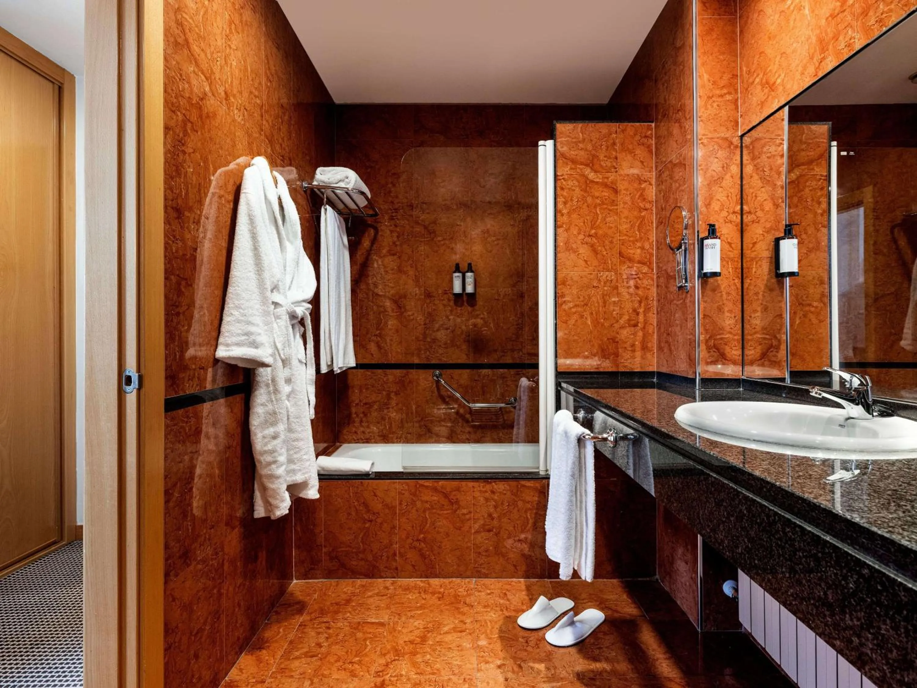 Bedroom in Hotel Zentral León