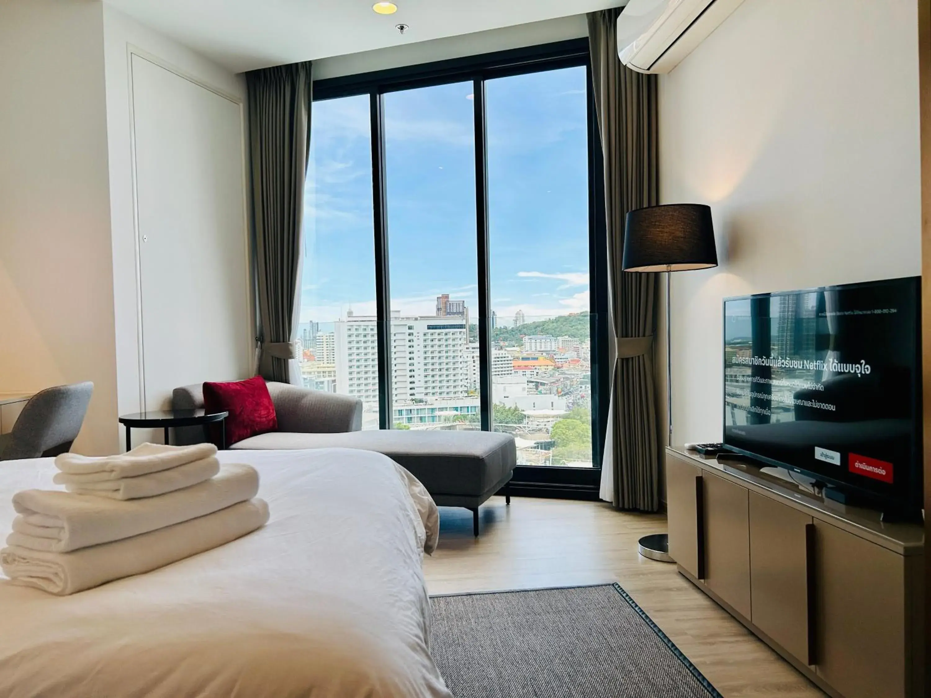 Studio with Ocean View in Edge Central Pattaya By YoYo Studio with Ocean View in Edge Central Pattaya By YoYo