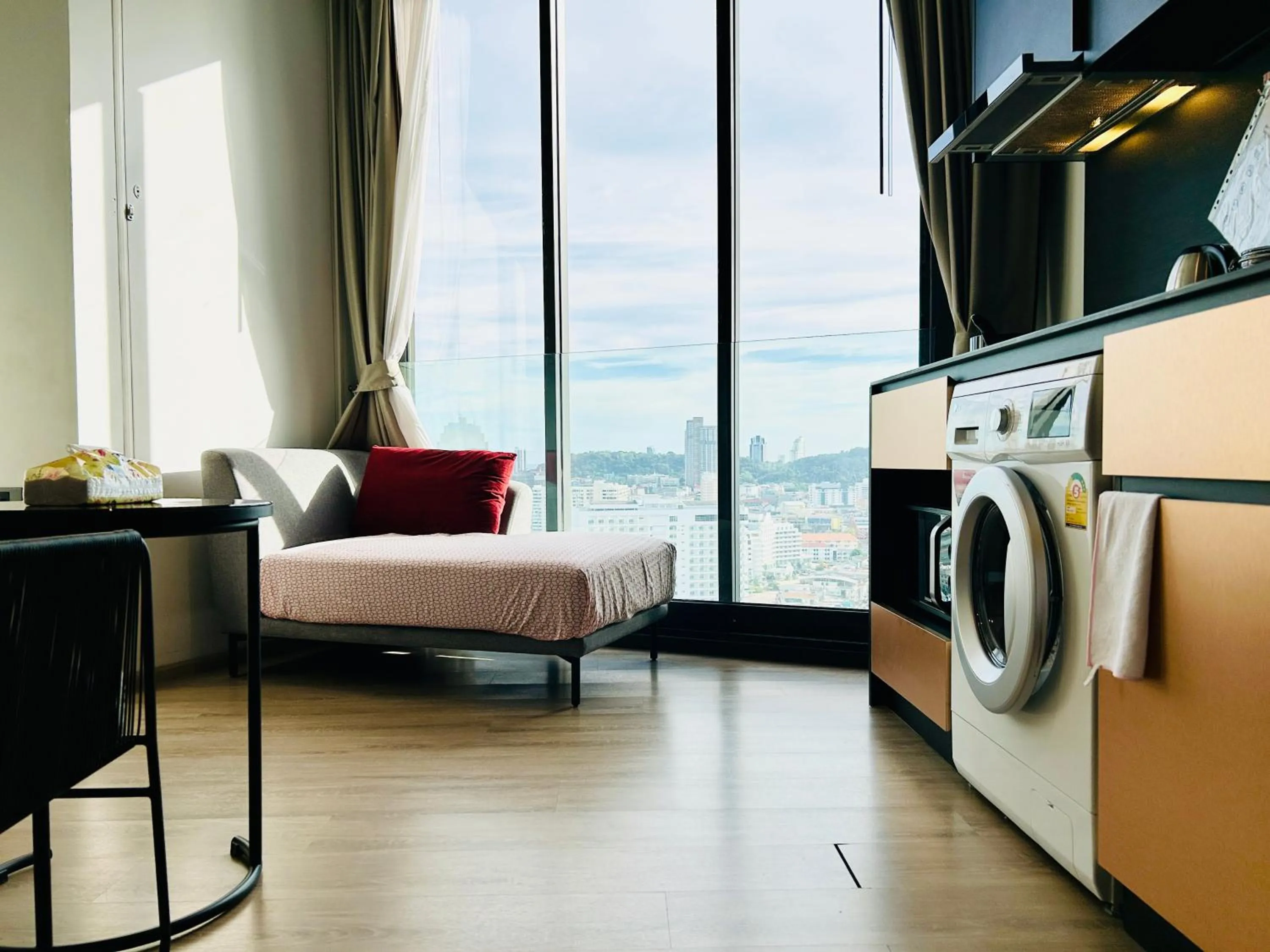 Kitchen or kitchenette, Bed in Edge Central Pattaya By YoYo