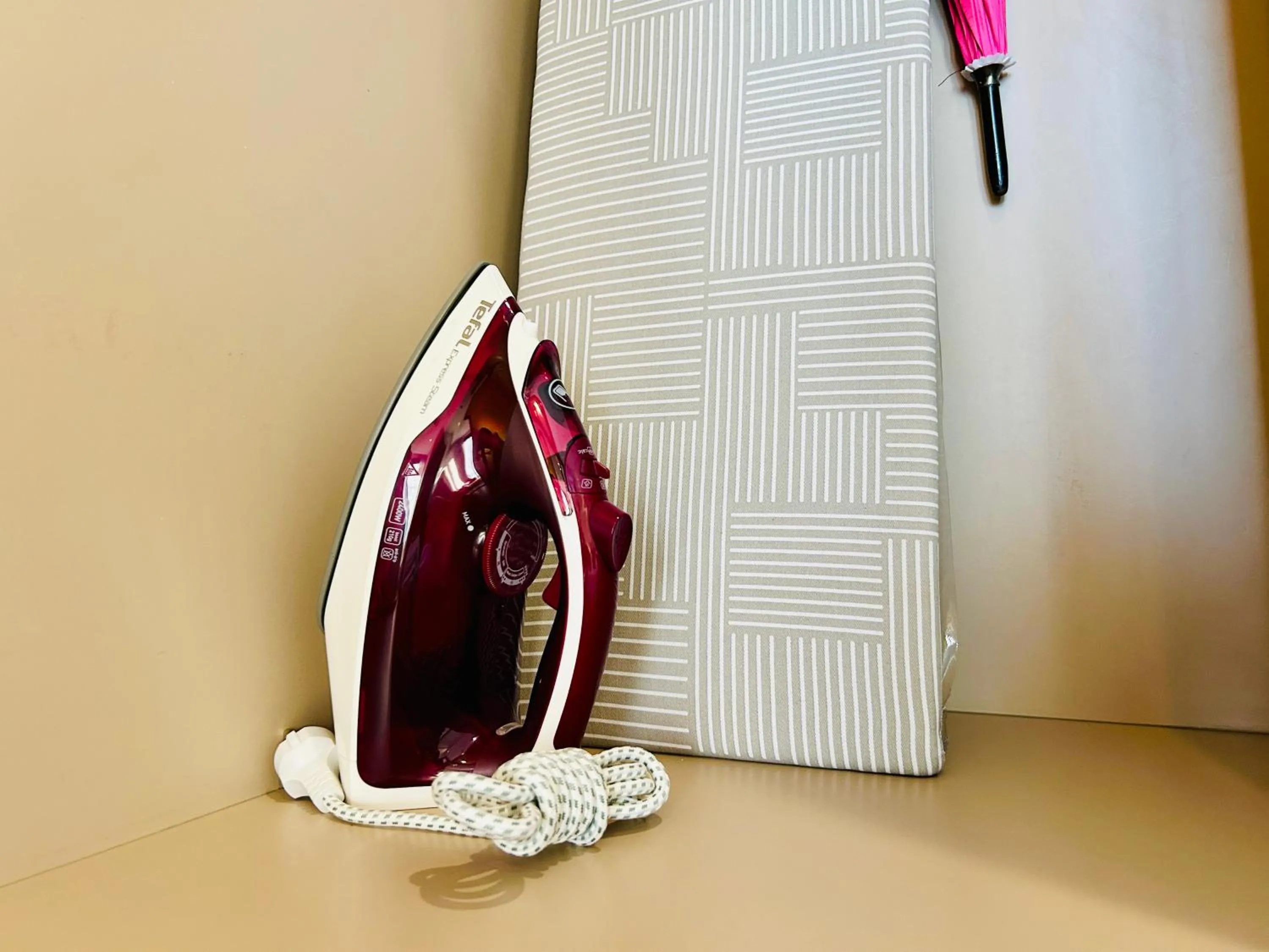 flat iron in Edge Central Pattaya By YoYo