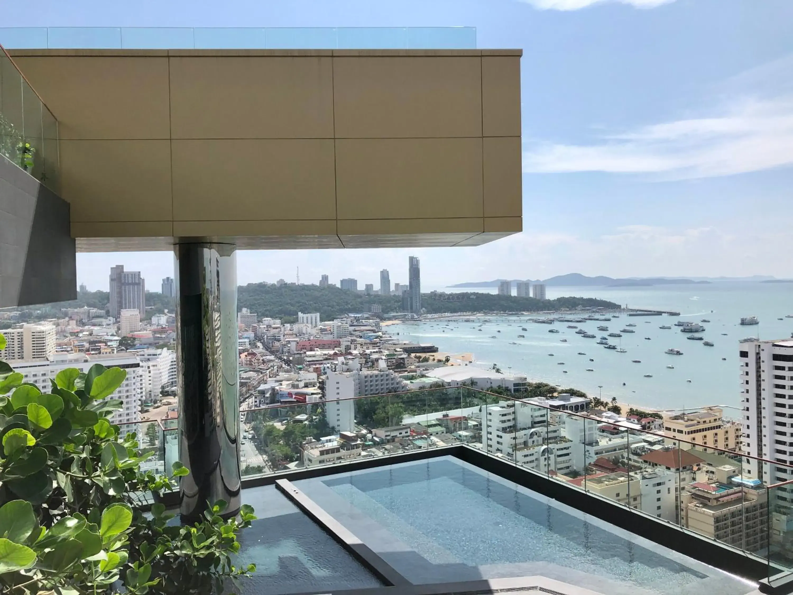 Edge Central Pattaya By YoYo Edge Central Pattaya By YoYo
