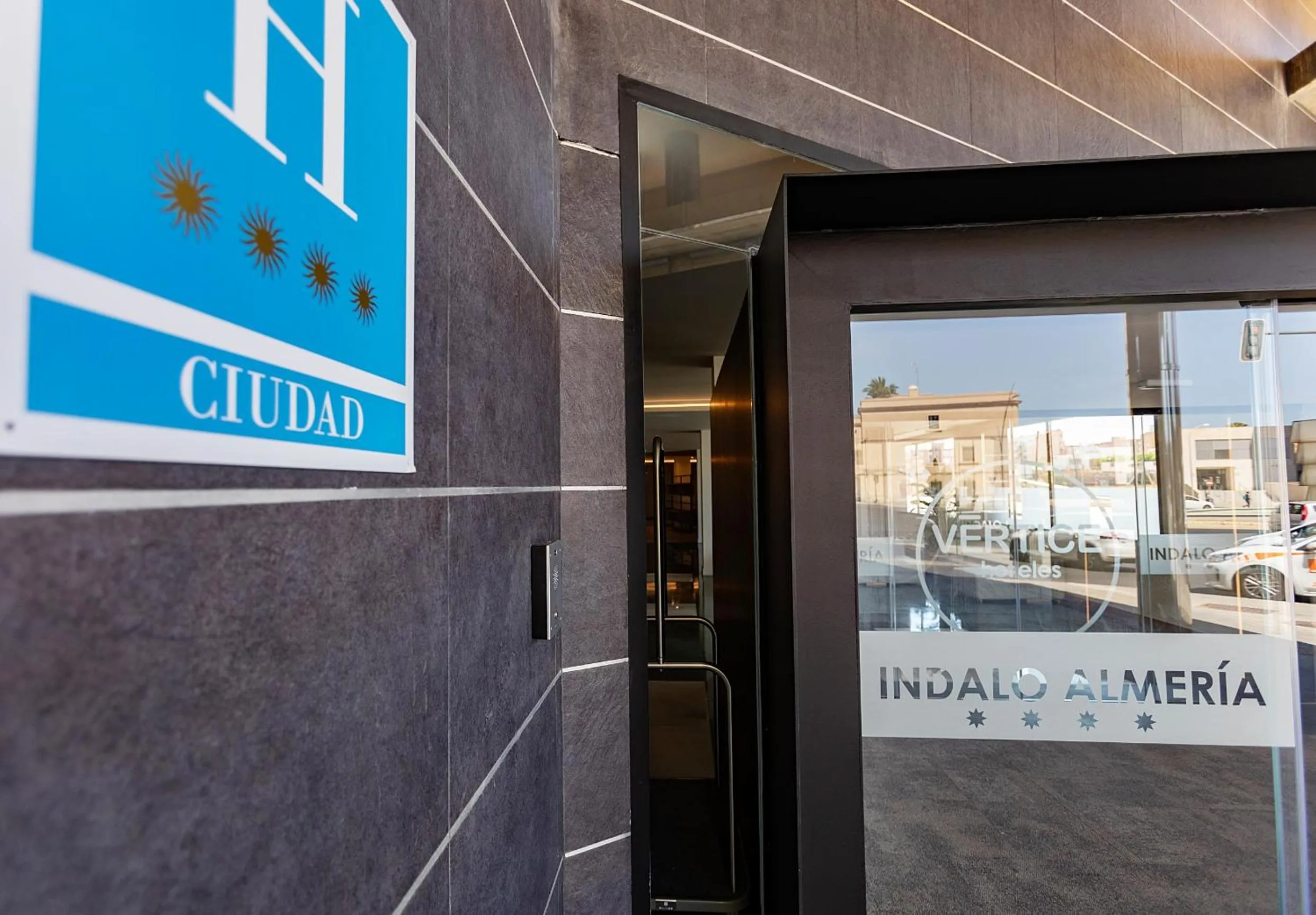 Facade/entrance in Vértice Indalo Almería
