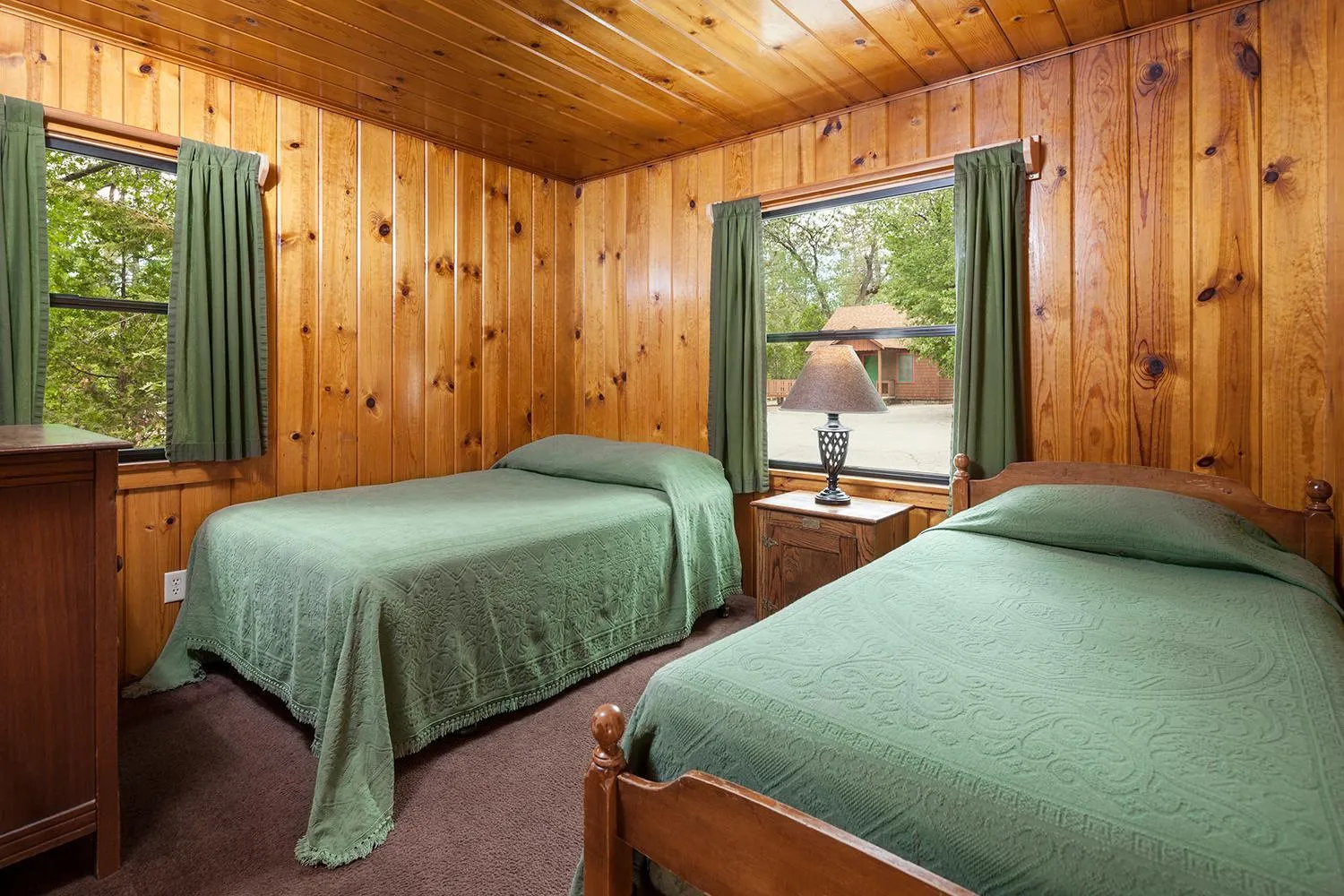 Bed in Idyllwild Inn