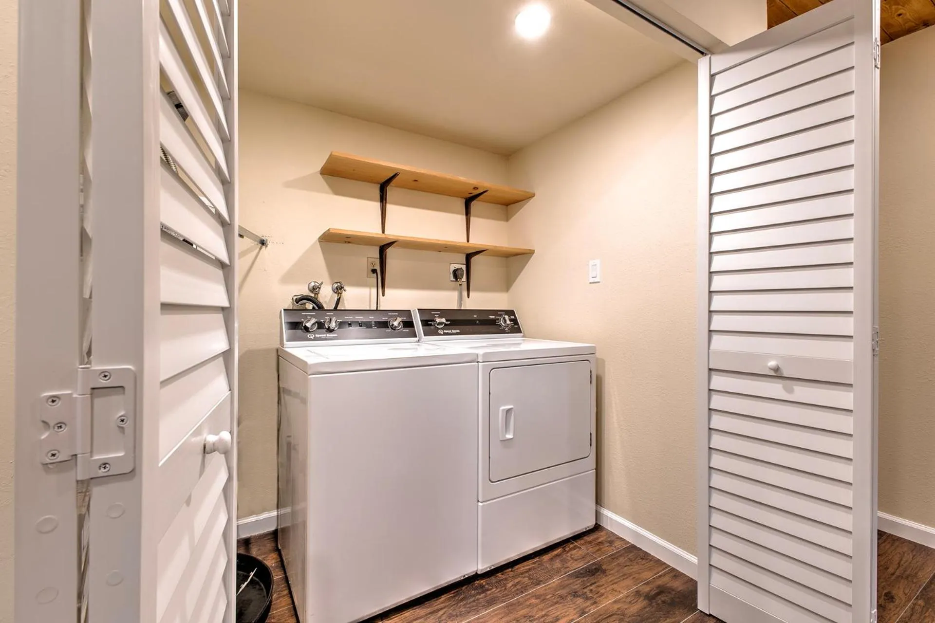 washing machine in Idyllwild Inn