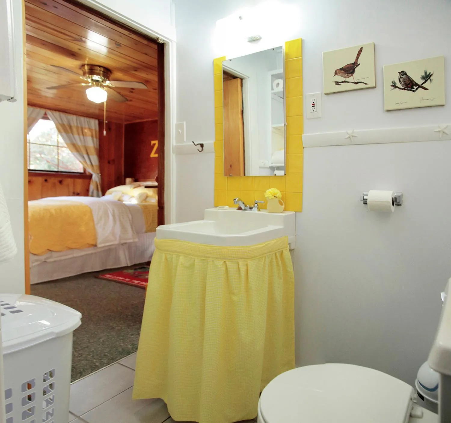 Bed in Idyllwild Inn