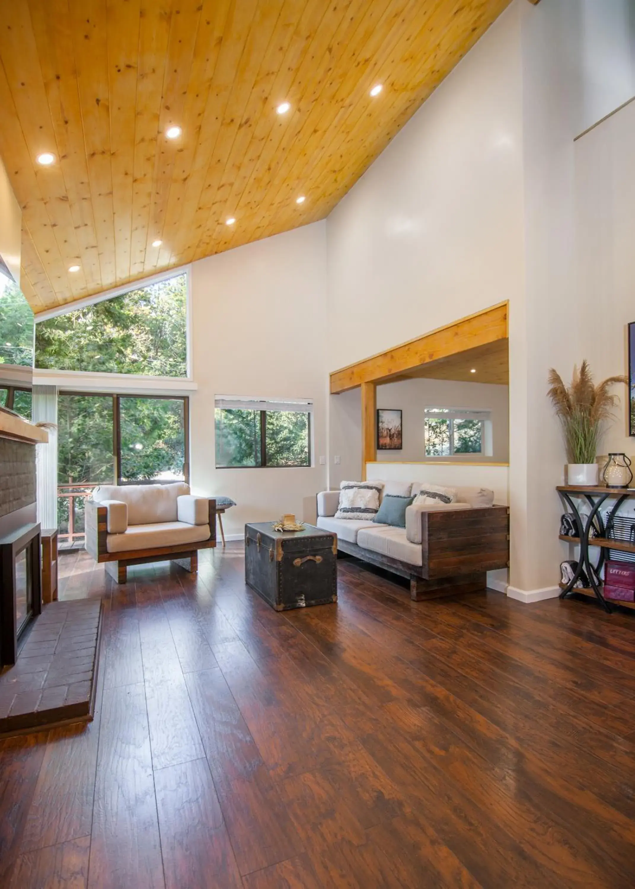 Family Suite in Idyllwild Inn Family Suite in Idyllwild Inn