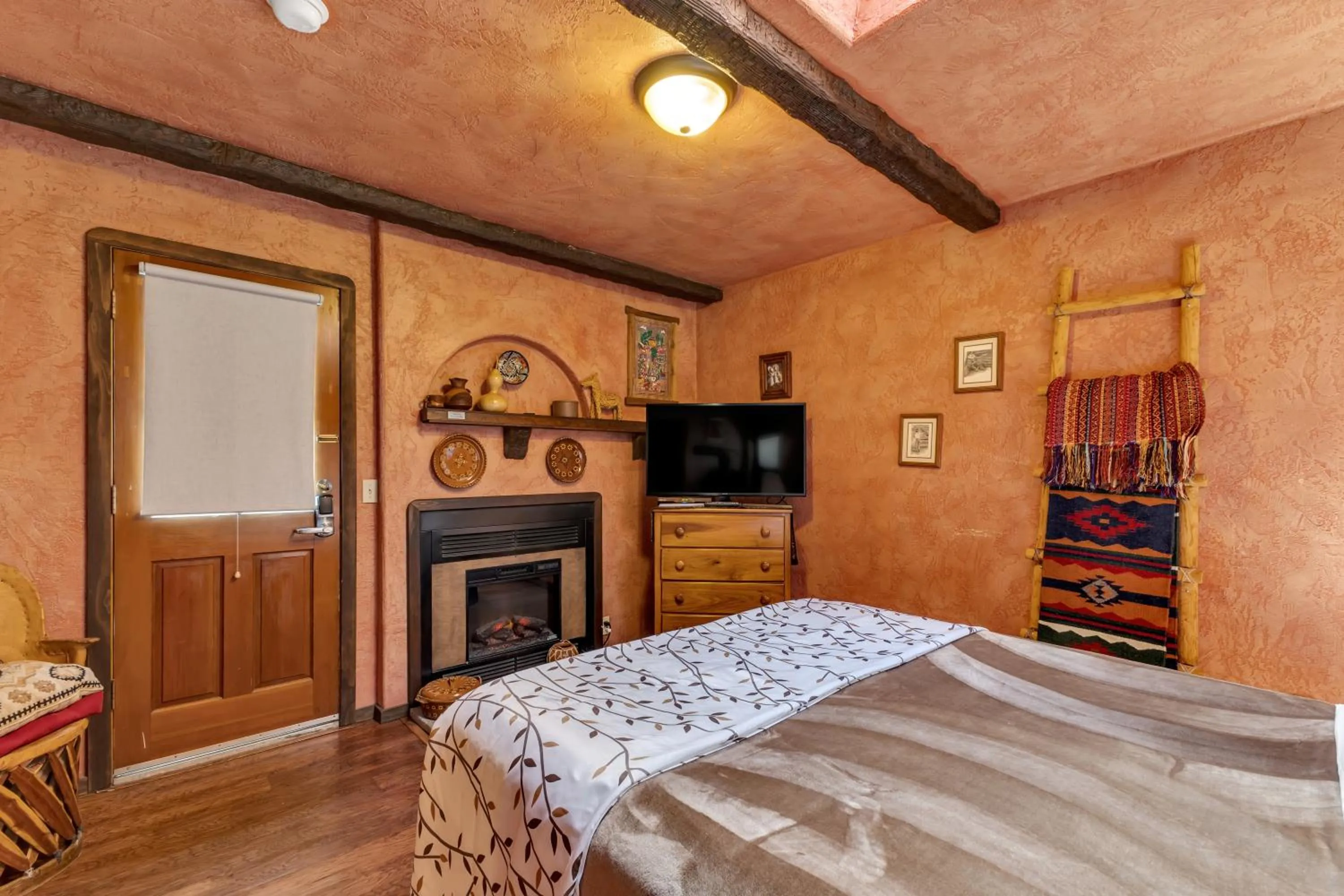 Bed in Idyllwild Inn