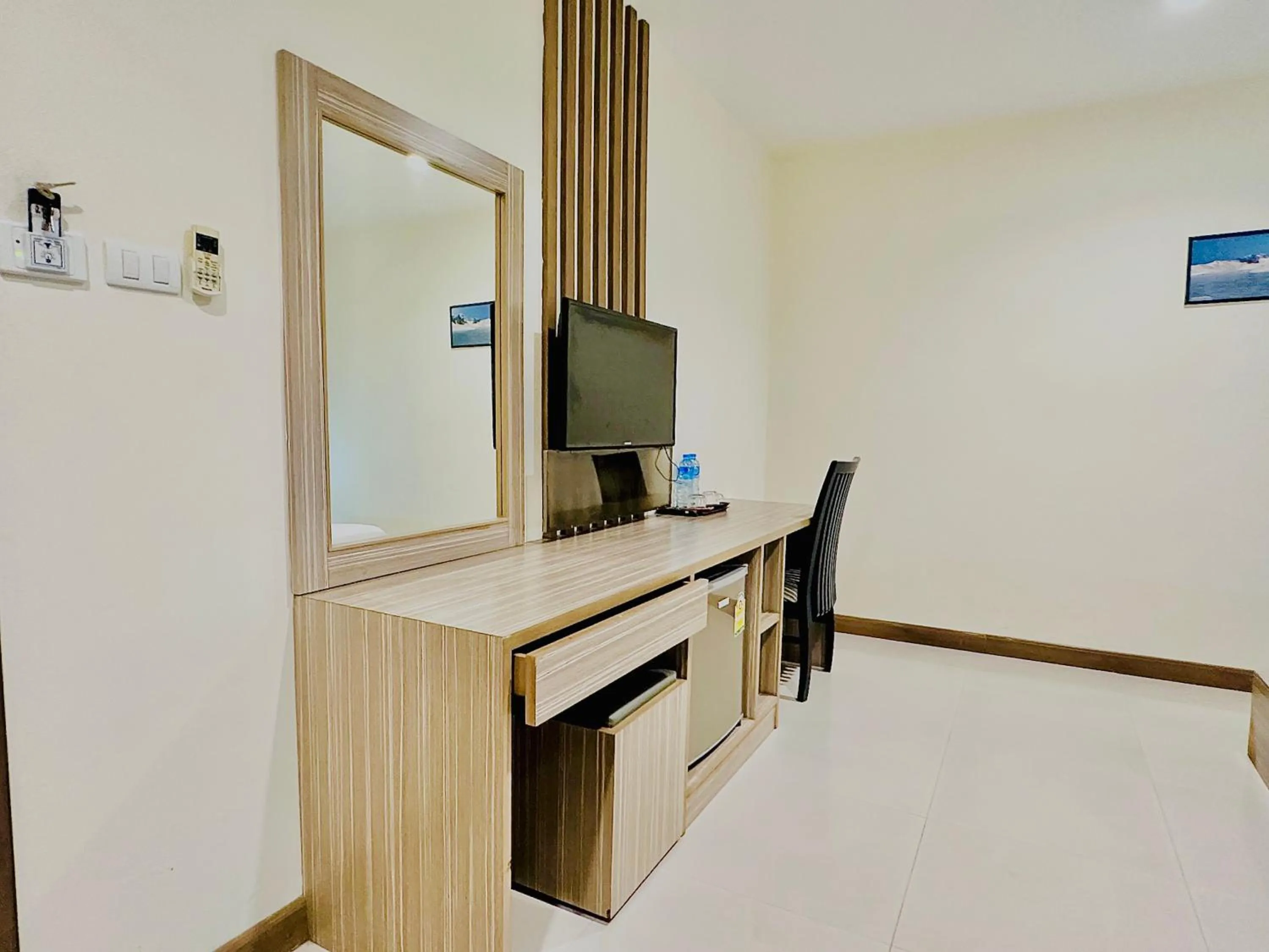 TV and multimedia in Cocoon Patong Hotel