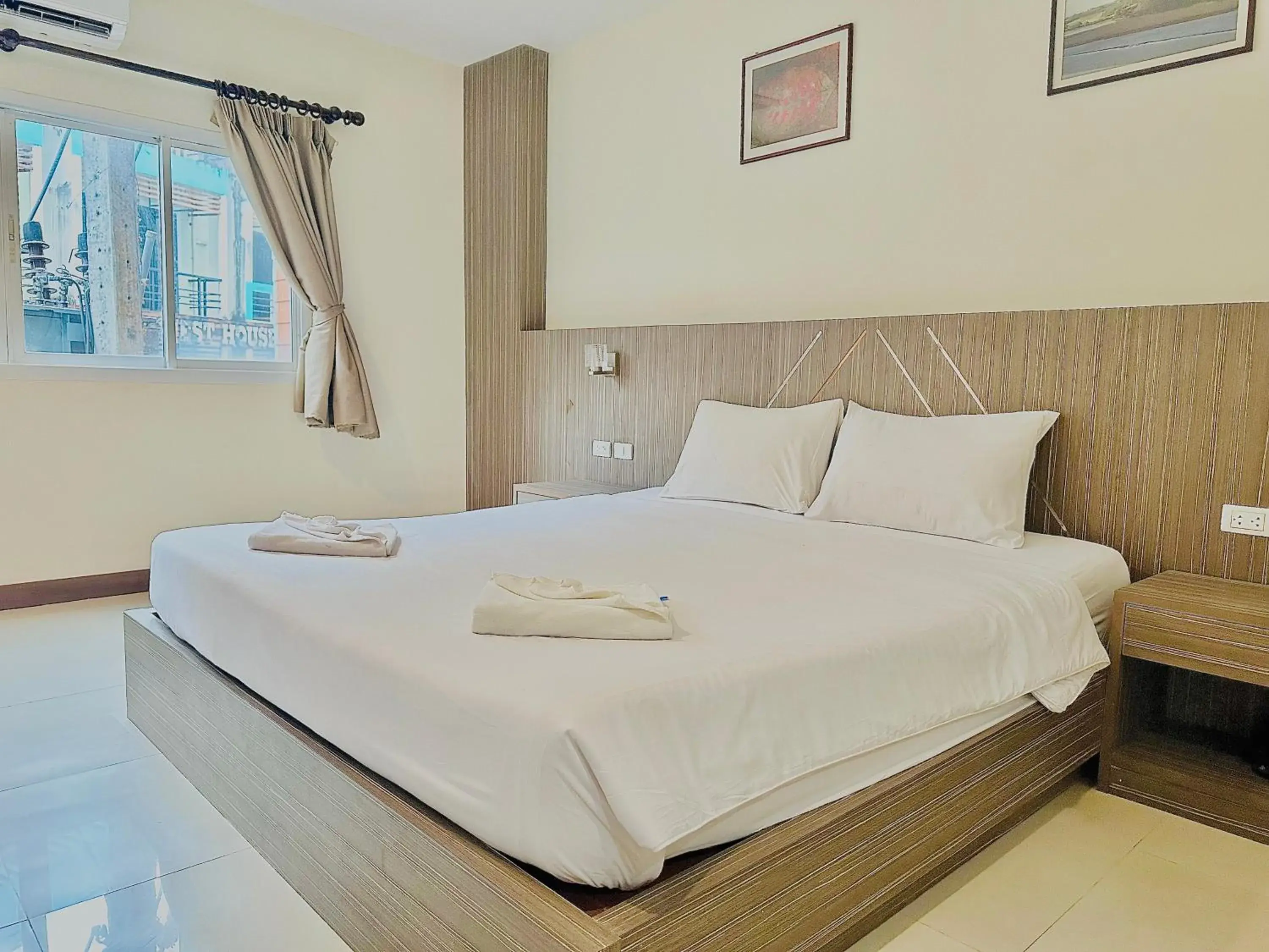 Bed in Cocoon Patong Hotel Bed in Cocoon Patong Hotel