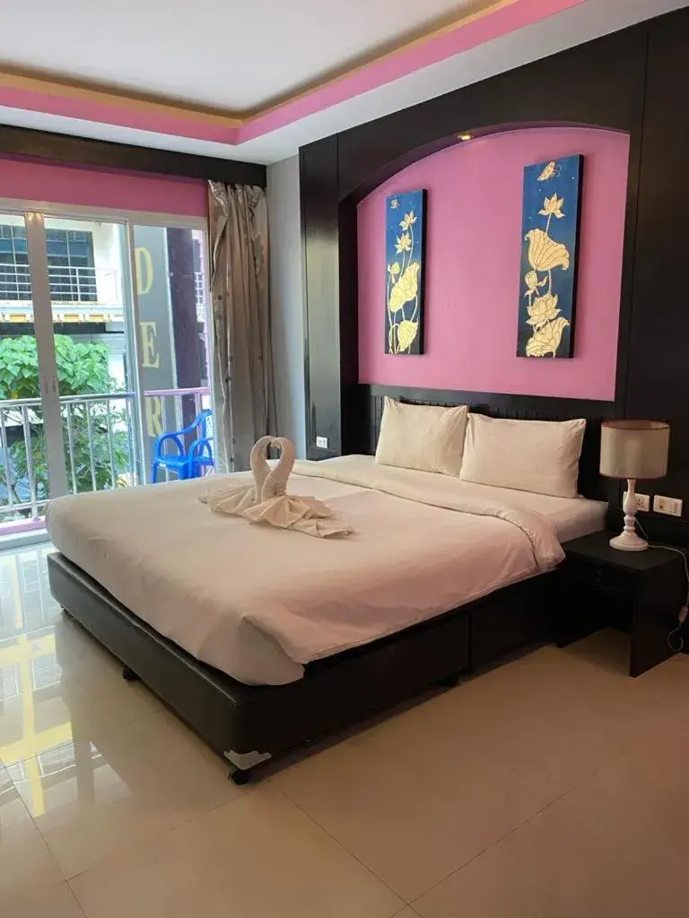 Deluxe Double Room in Lavender Patong Hotel Deluxe Double Room in Lavender Patong Hotel