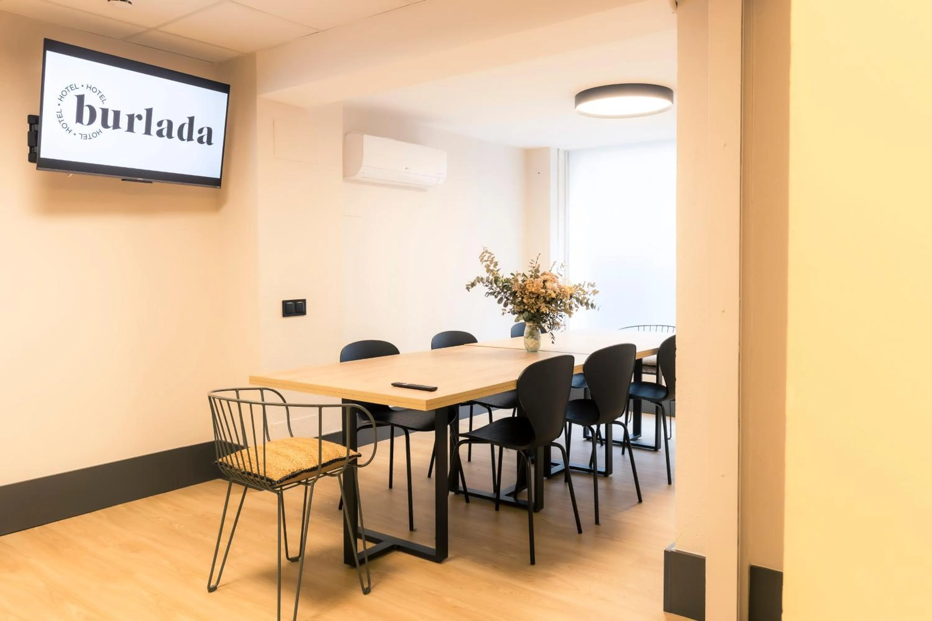 Business facilities in Hotel Burlada