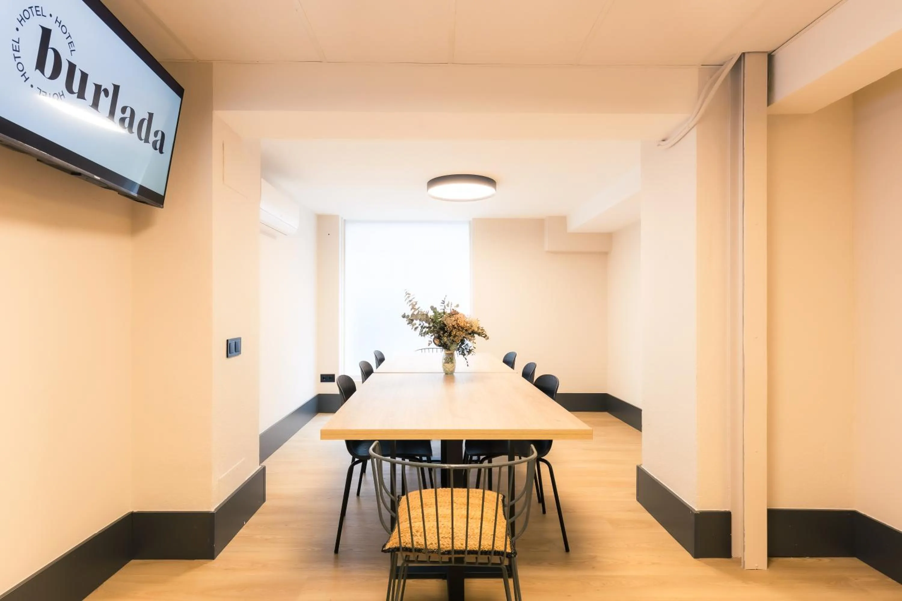 Business facilities in Hotel Burlada