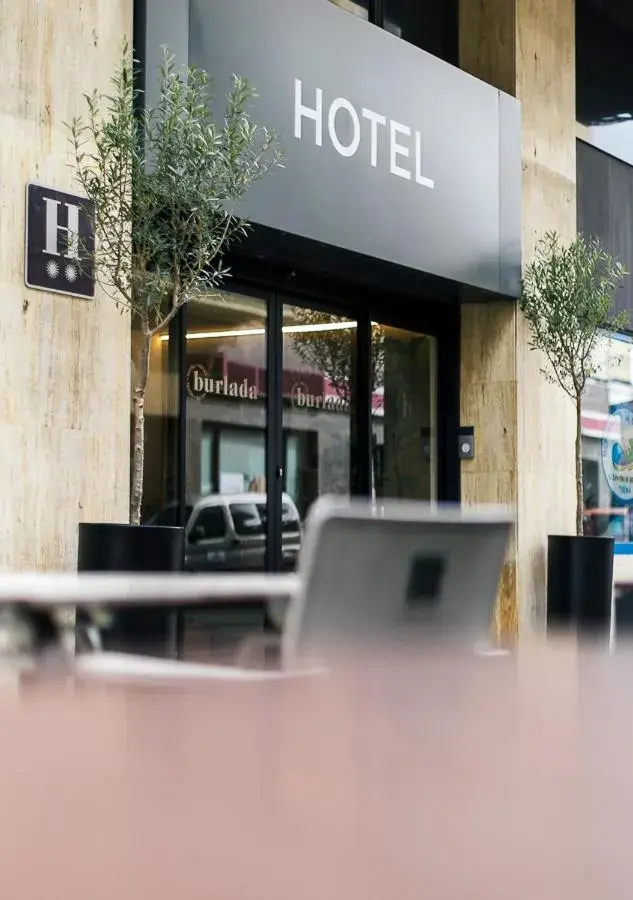 Facade/entrance in Hotel Burlada Facade/entrance in Hotel Burlada