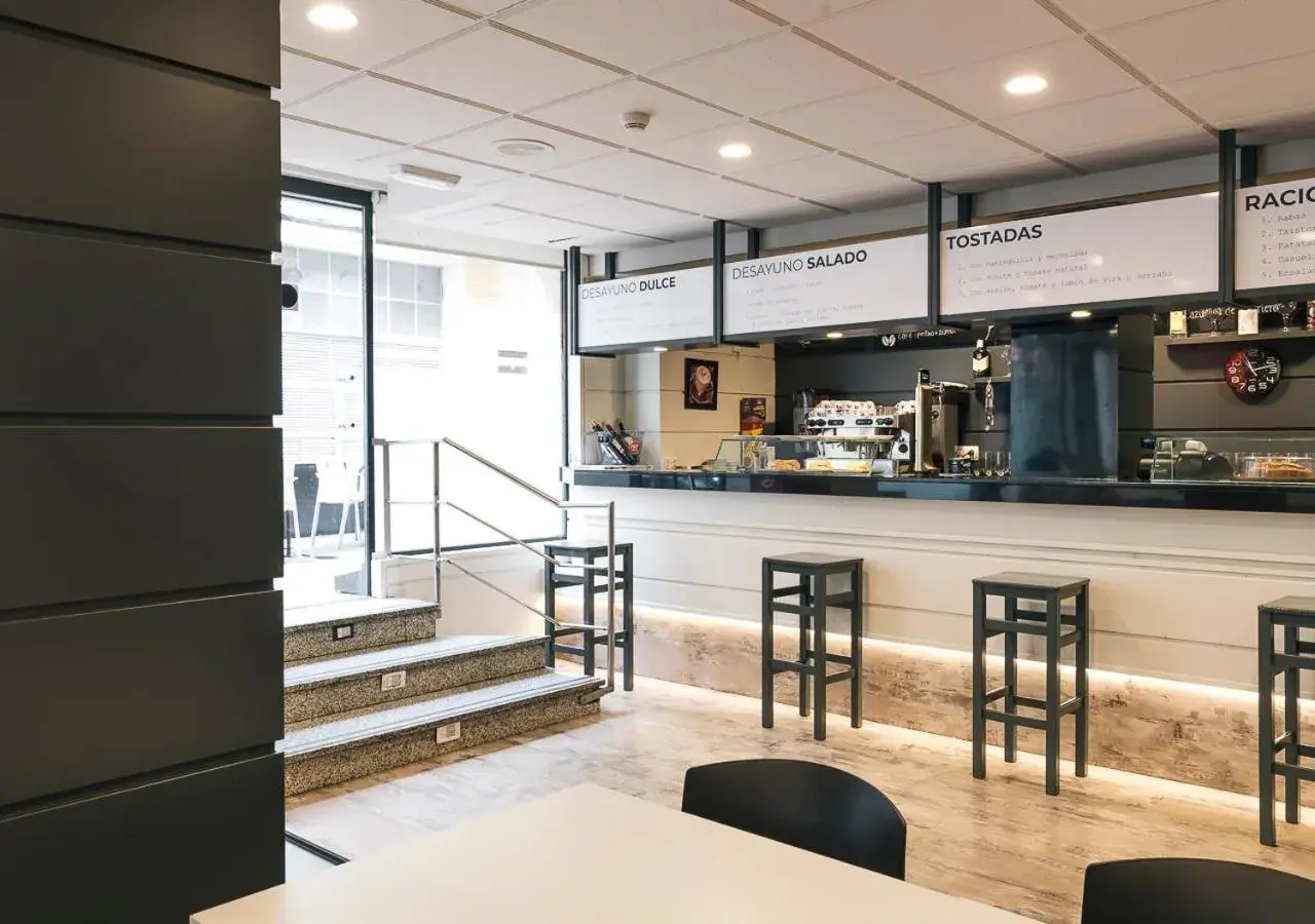 Restaurant/places to eat in Hotel Burlada Restaurant/places to eat in Hotel Burlada