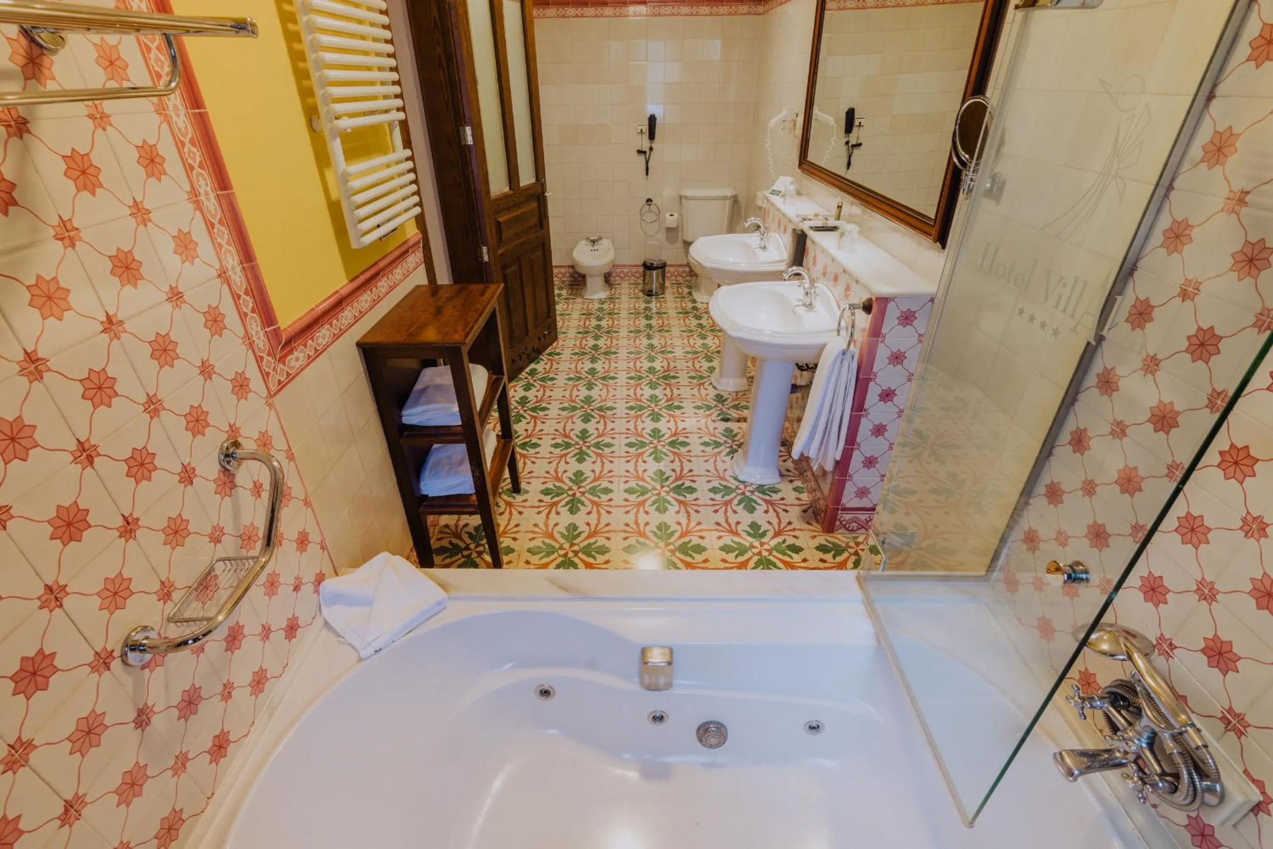 Hot Tub in Hotel Spa Villalba