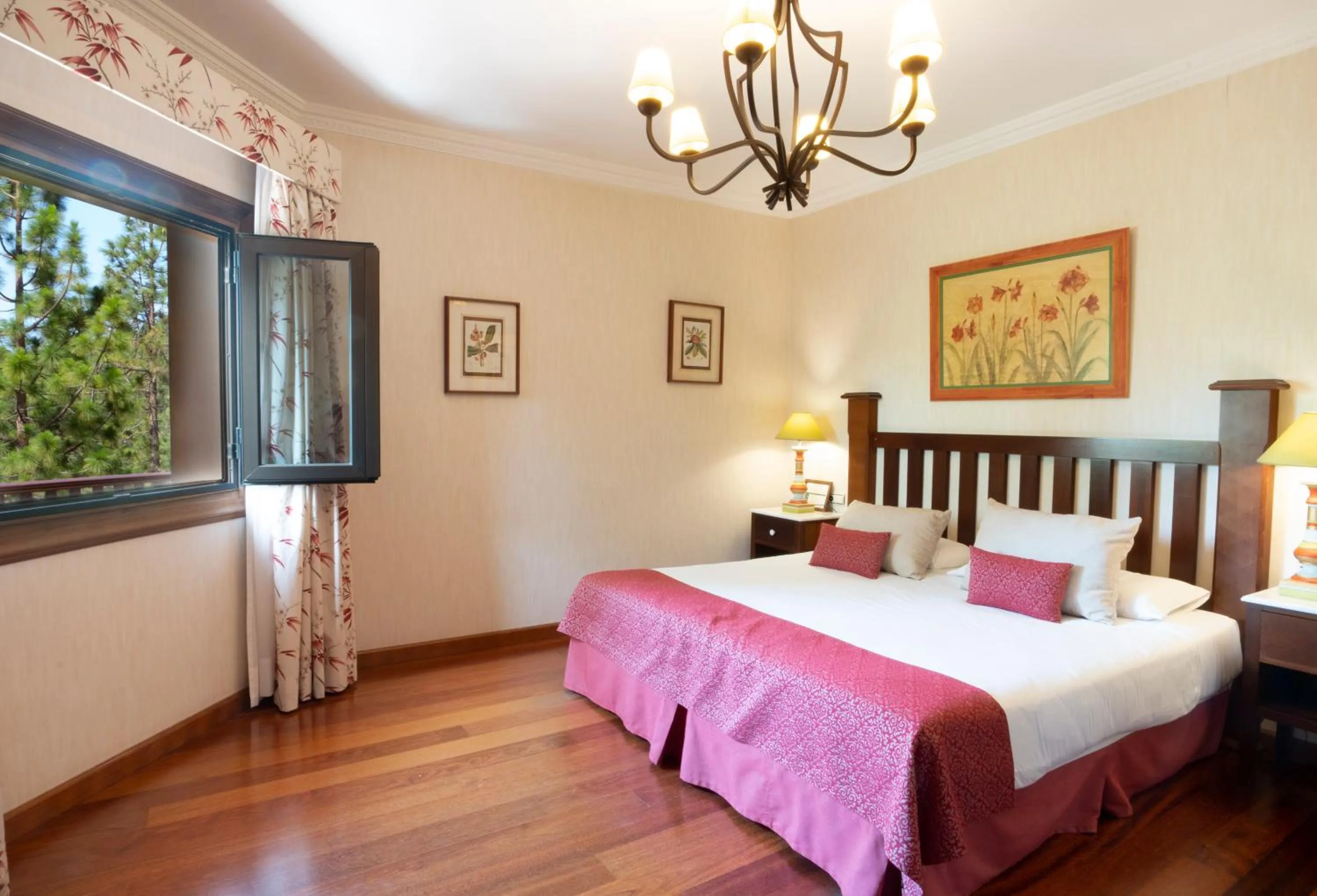 Bed in Hotel Spa Villalba