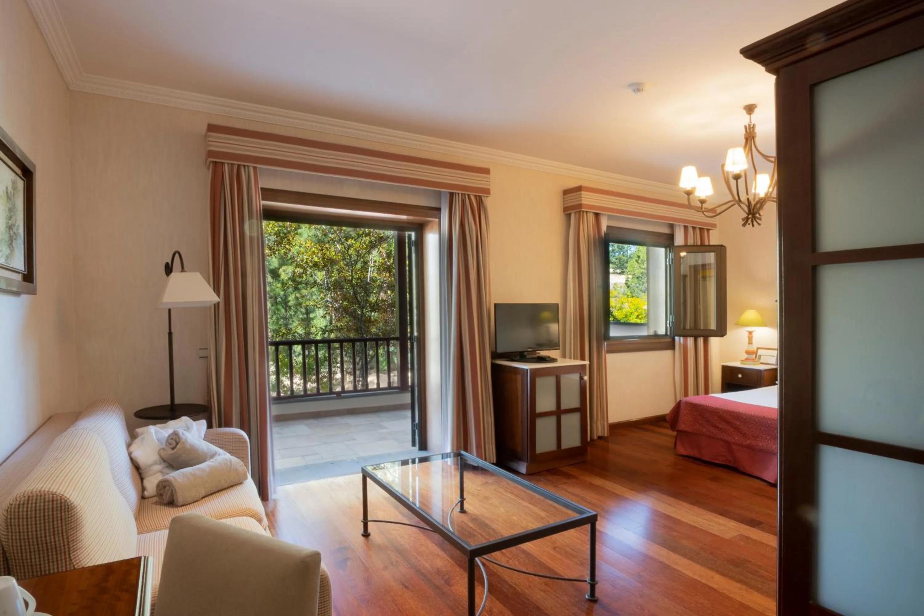 Bedroom, Bed in Hotel Spa Villalba