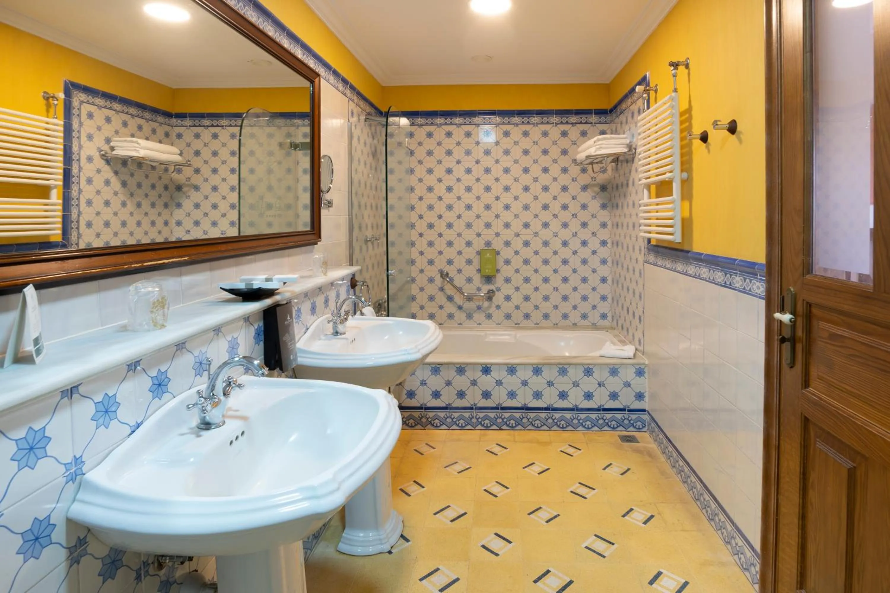 Shower in Hotel Spa Villalba