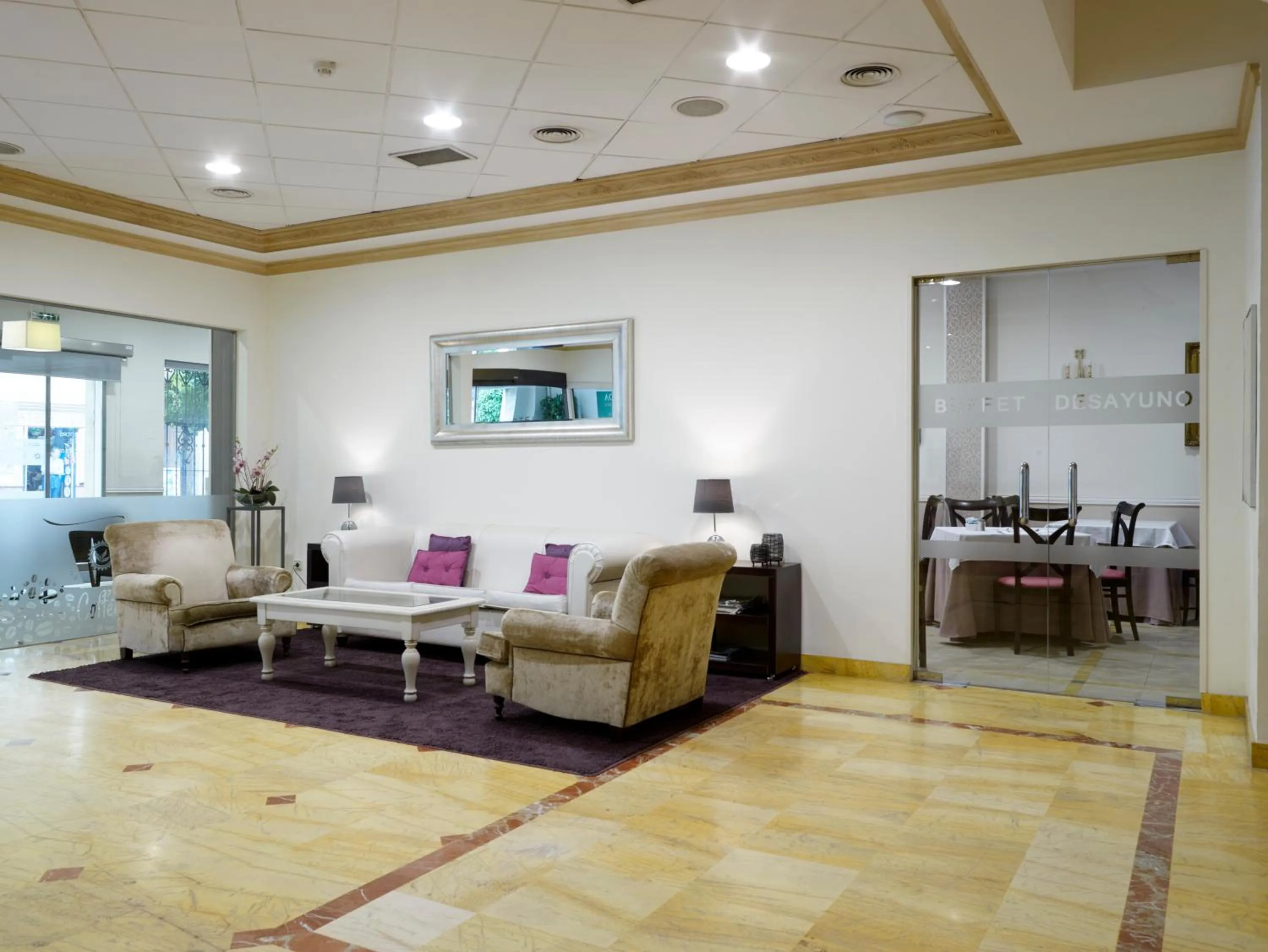 Living room in Hotel Maestranza