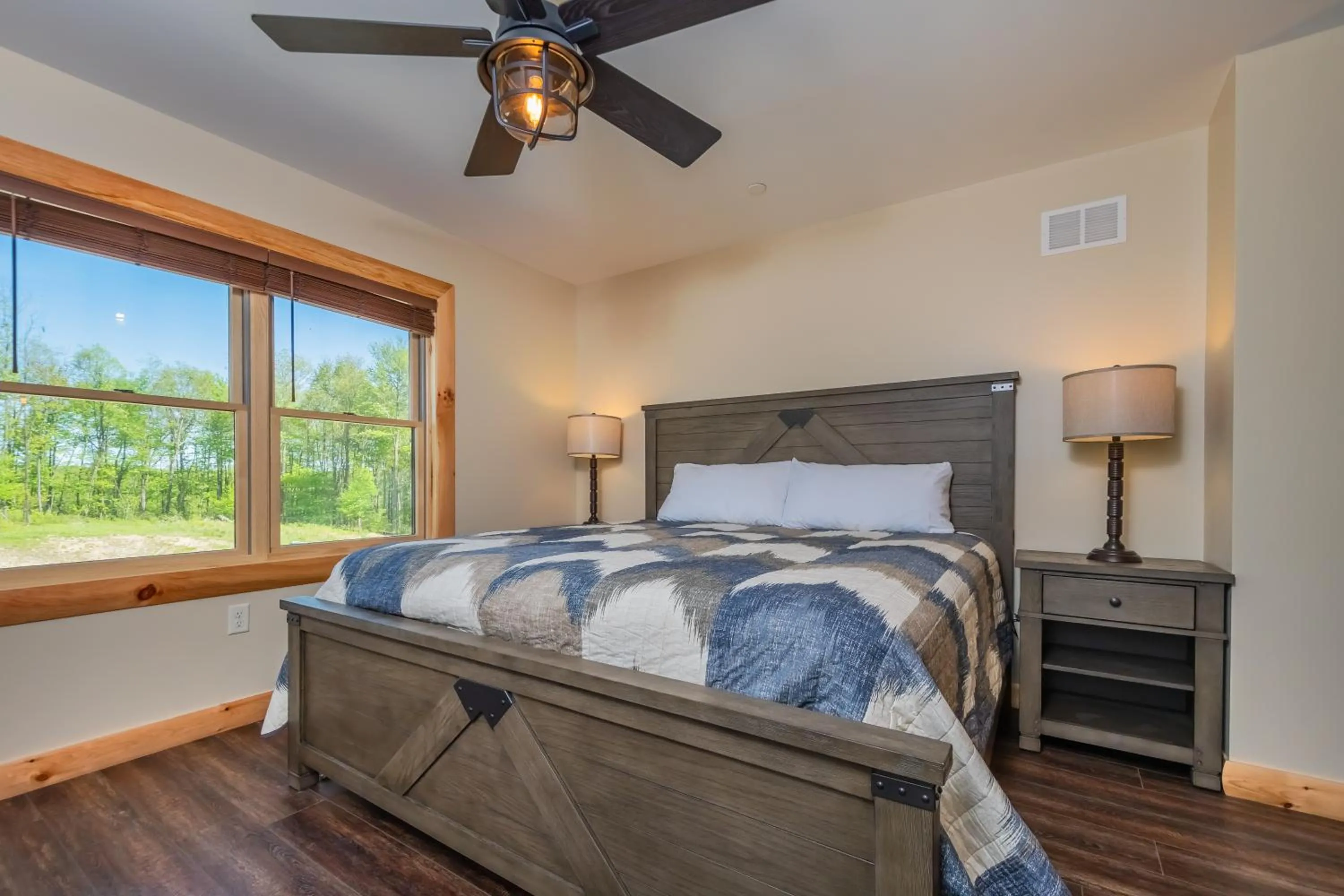 Property building, Bed in CJs Mountain Lodge