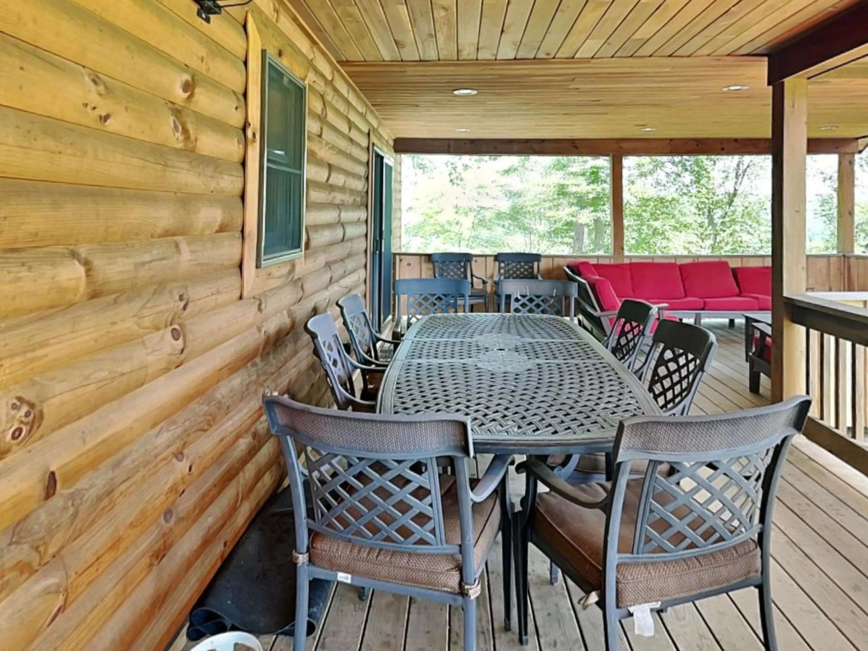 CJs Mountain Lodge