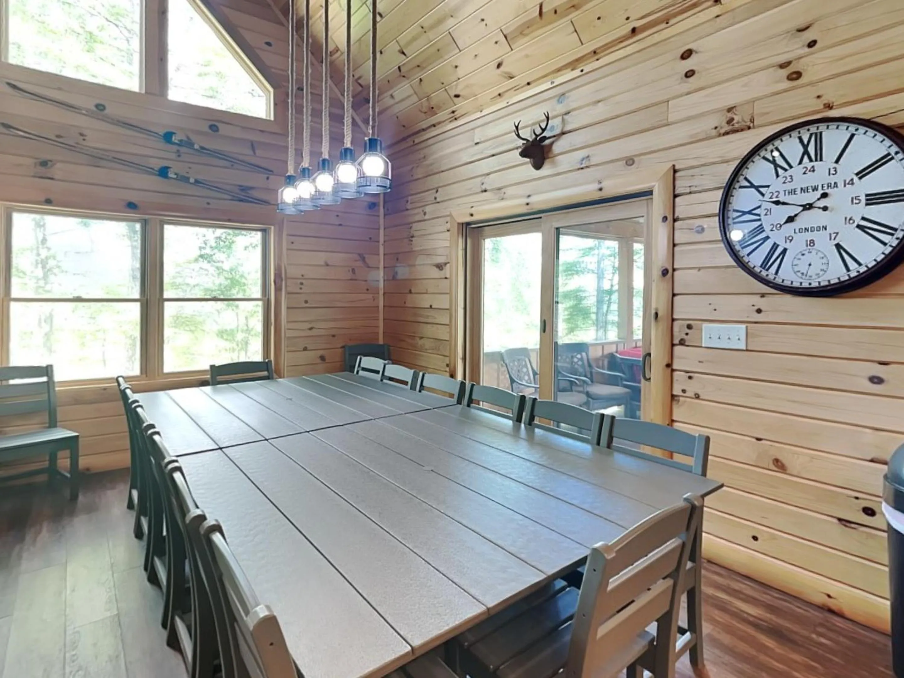 CJs Mountain Lodge