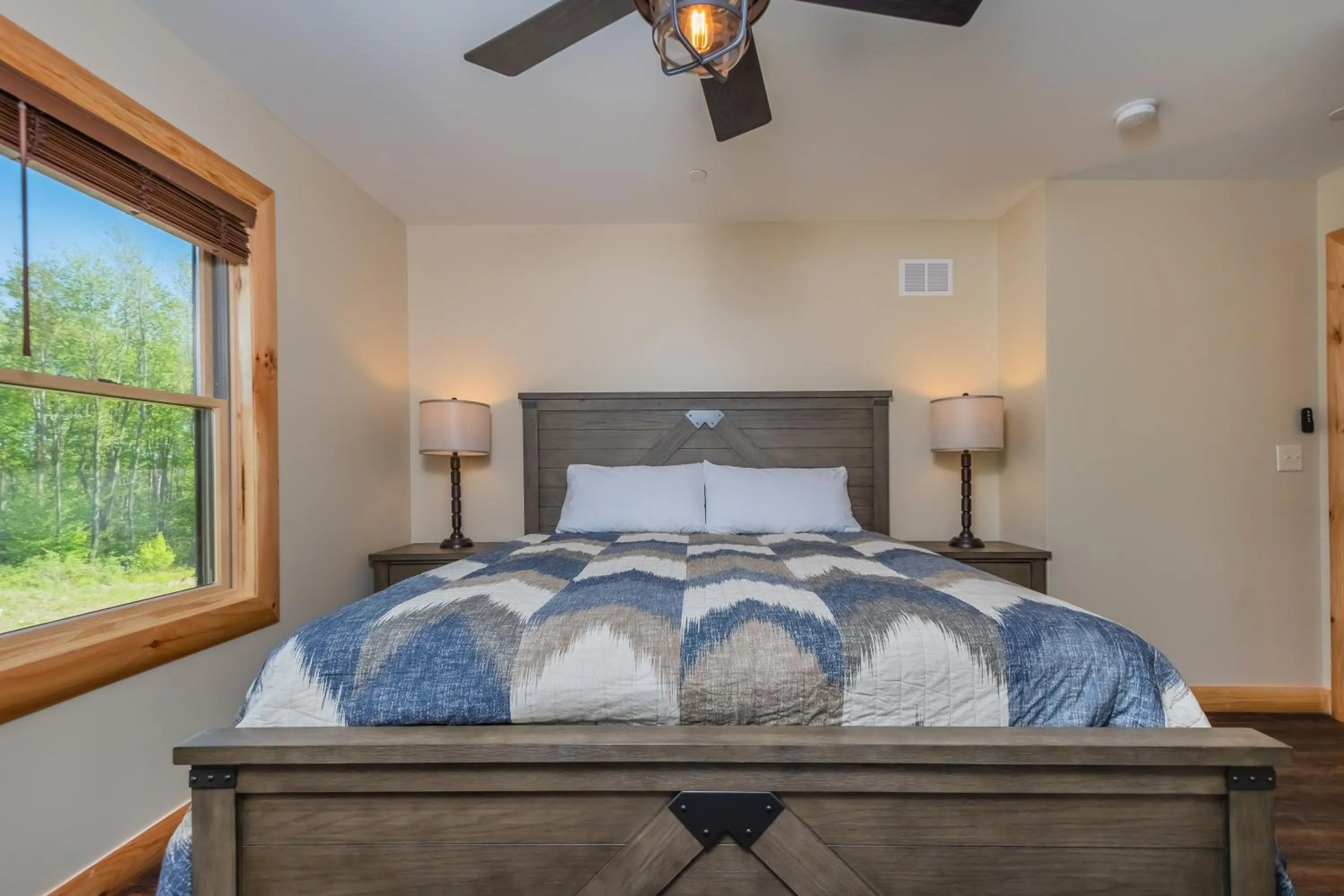 Property building, Bed in CJs Mountain Lodge
