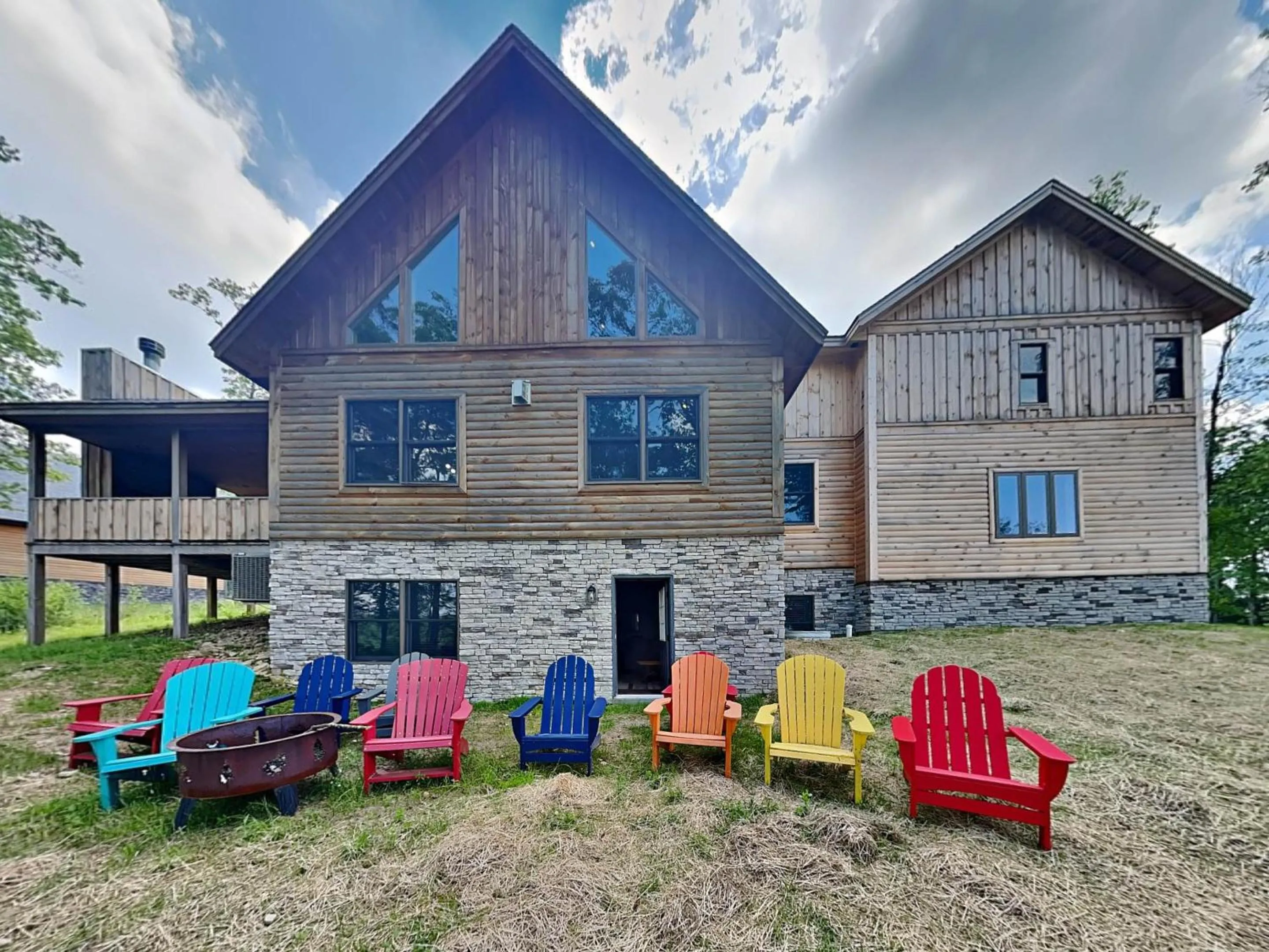 CJs Mountain Lodge