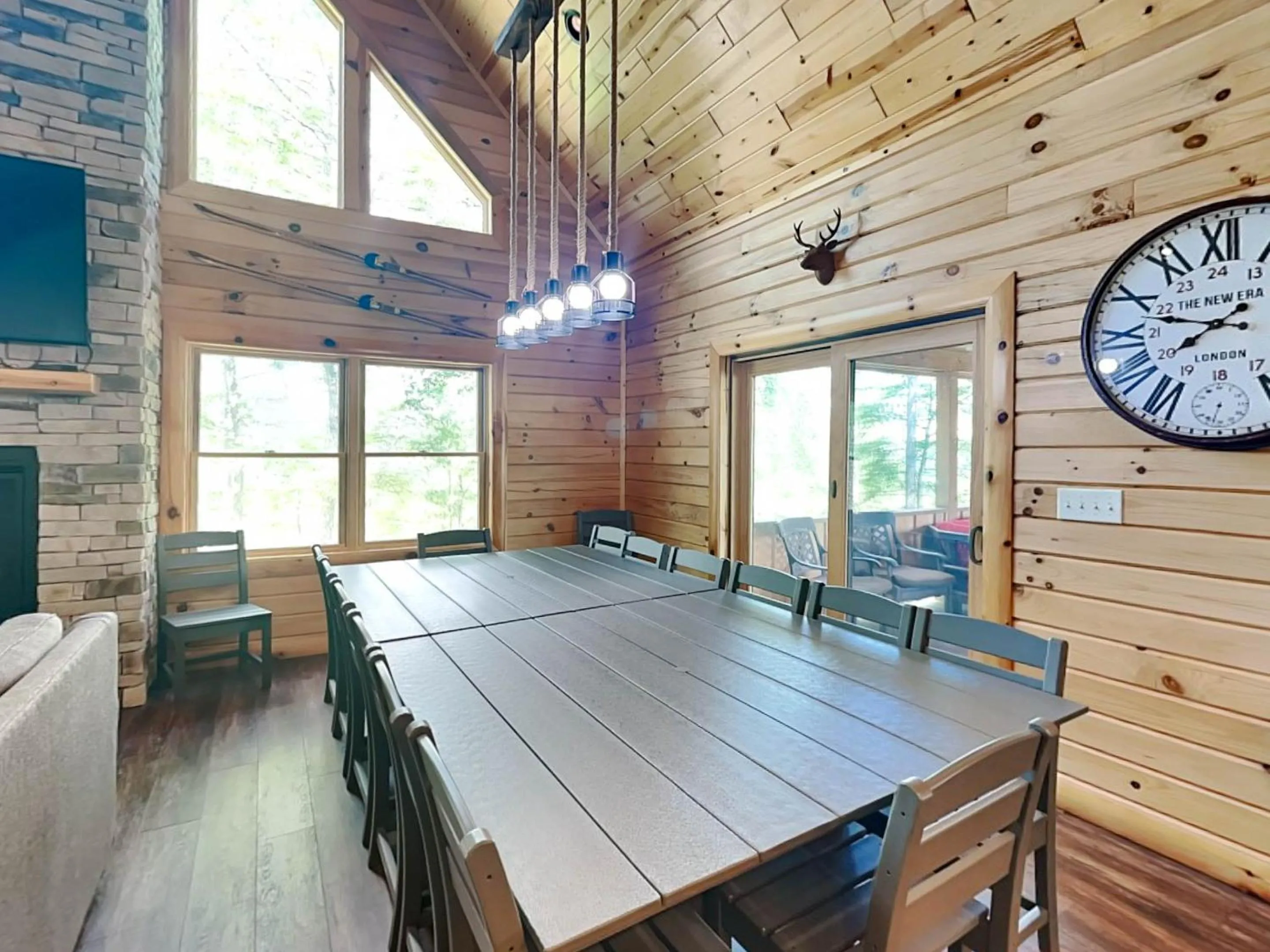 CJs Mountain Lodge