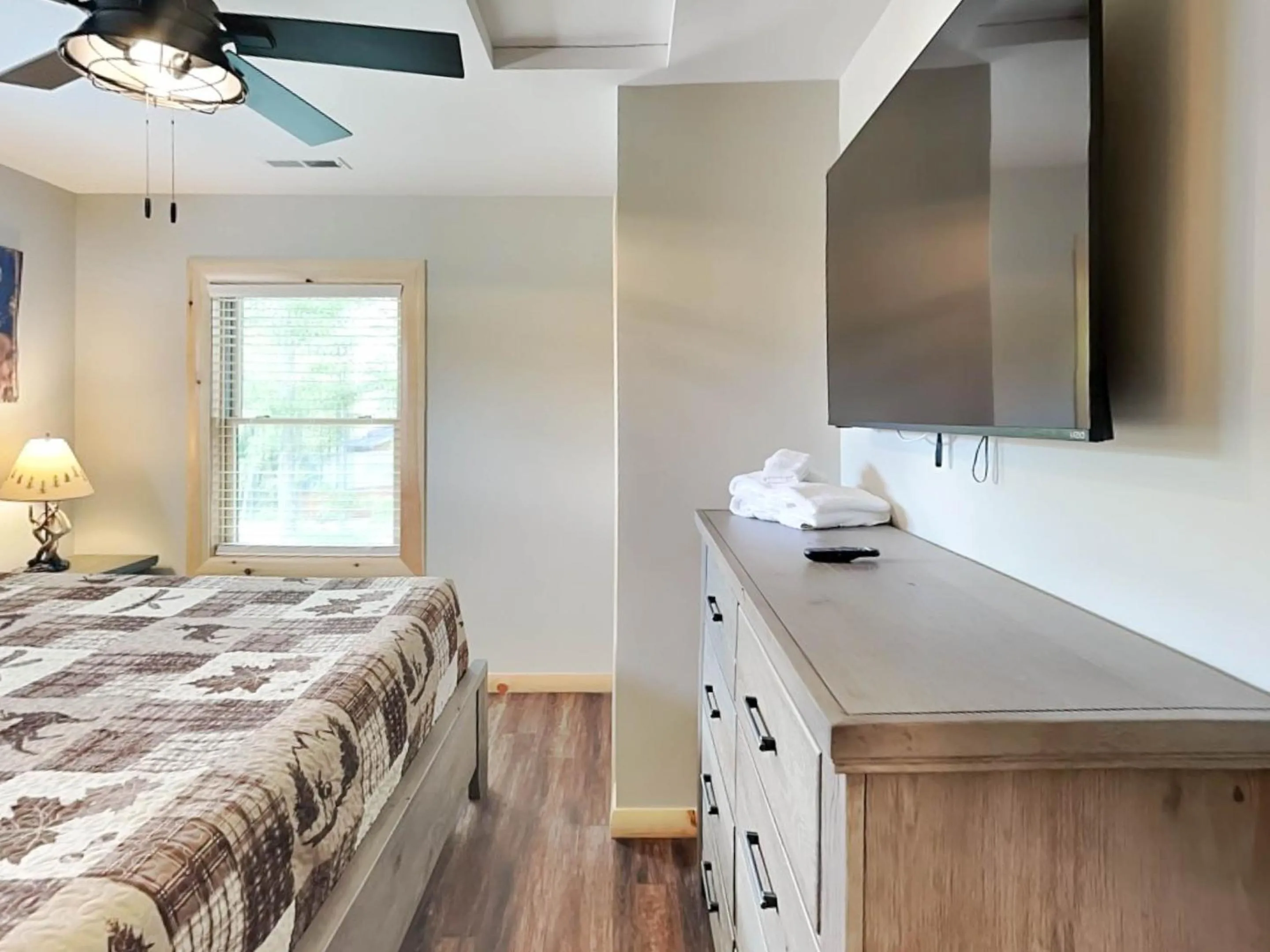 Bed in CJs Mountain Lodge