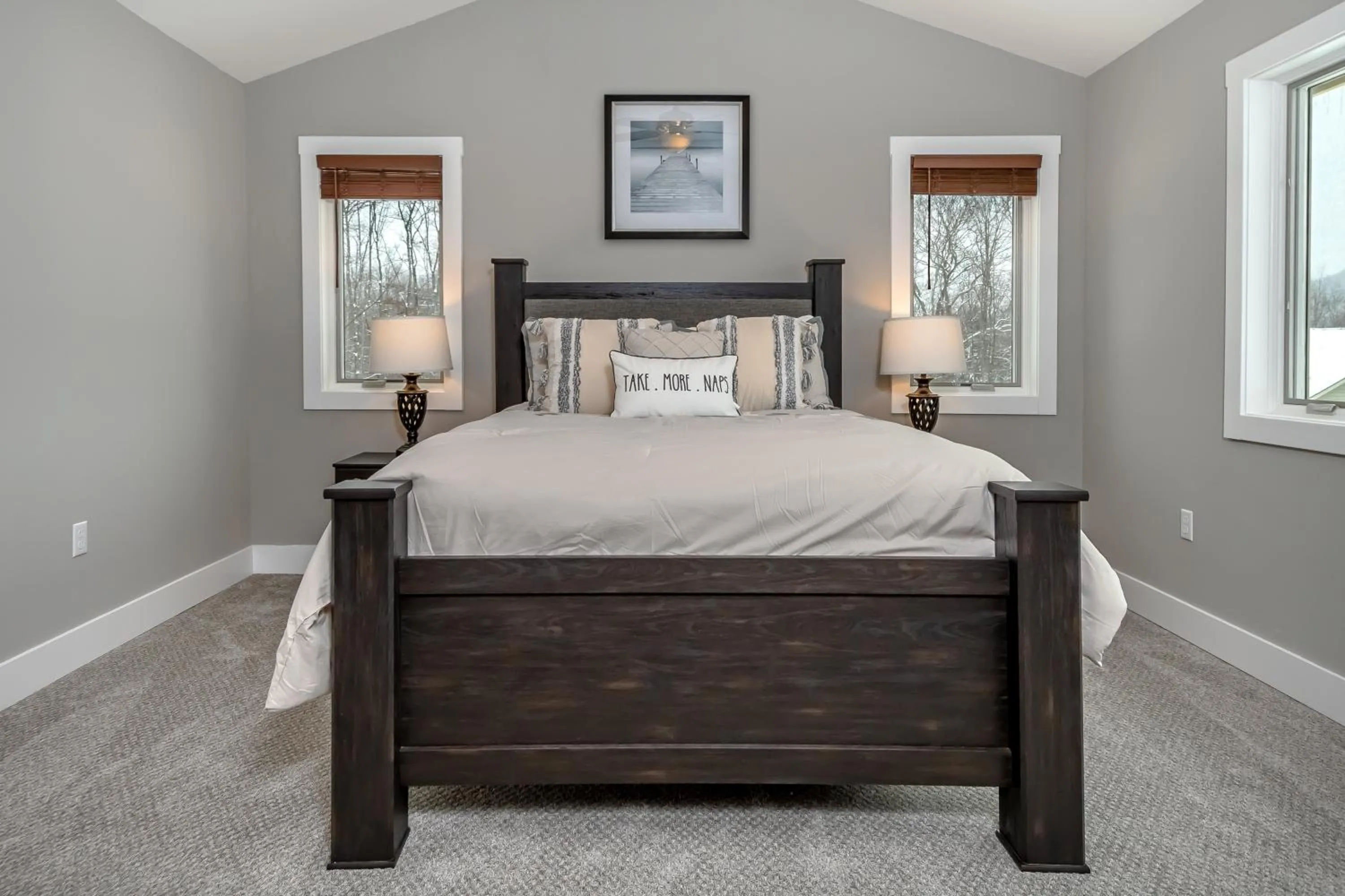 Property building, Bed in Alla Famiglia