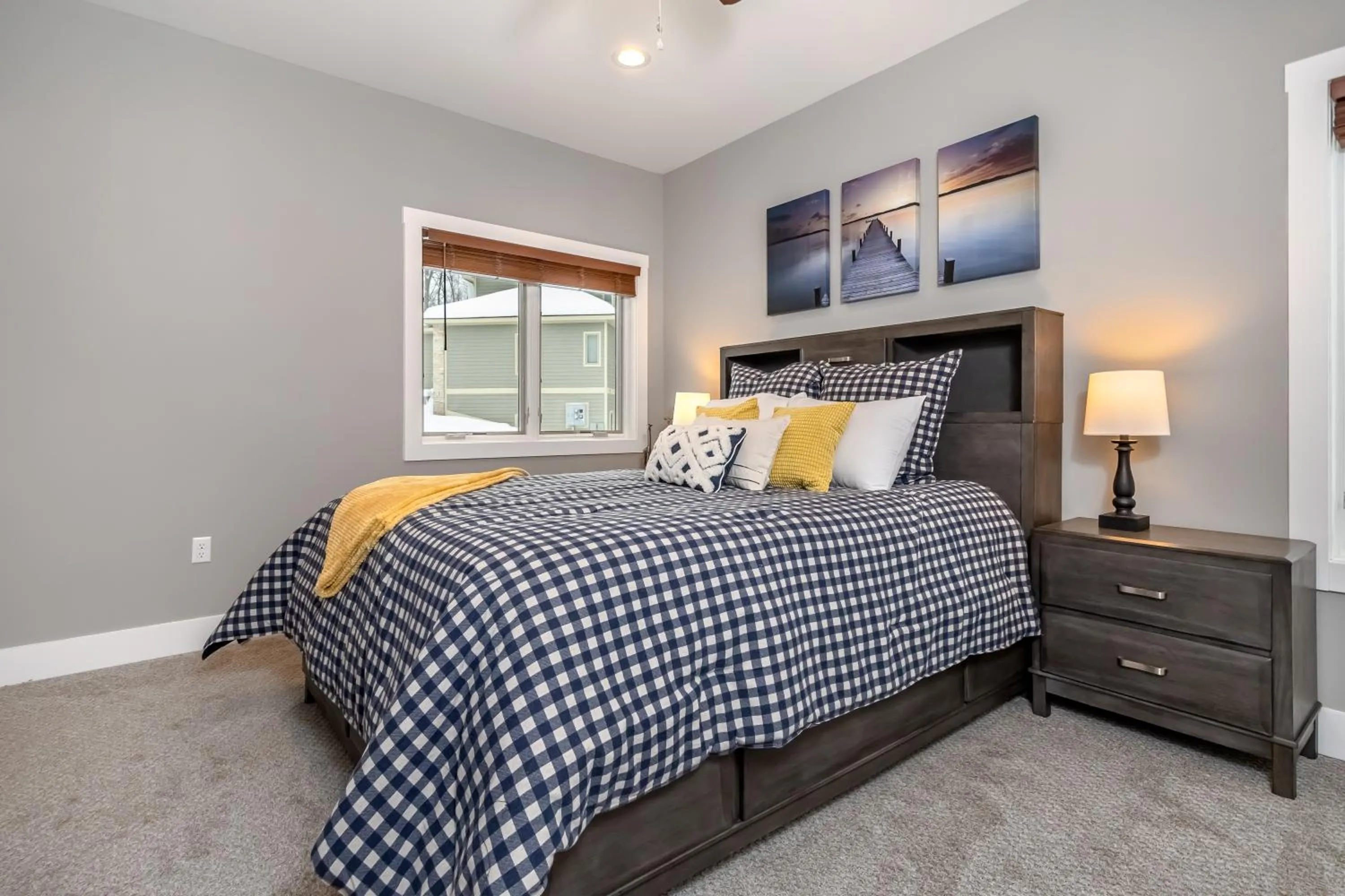 Property building, Bed in Alla Famiglia