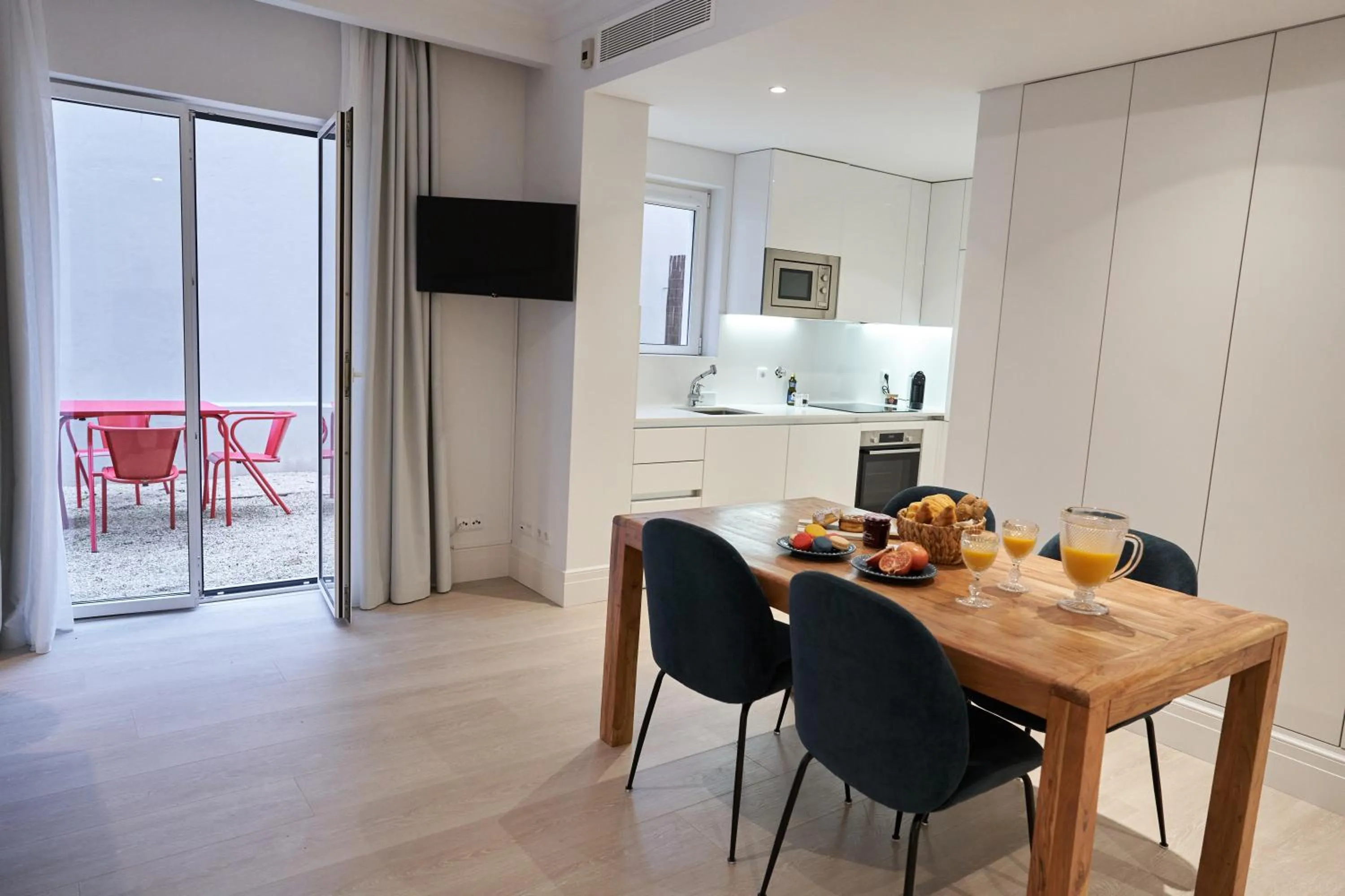 Kitchen or kitchenette in Les Deux Mariettes Apartments & Suites