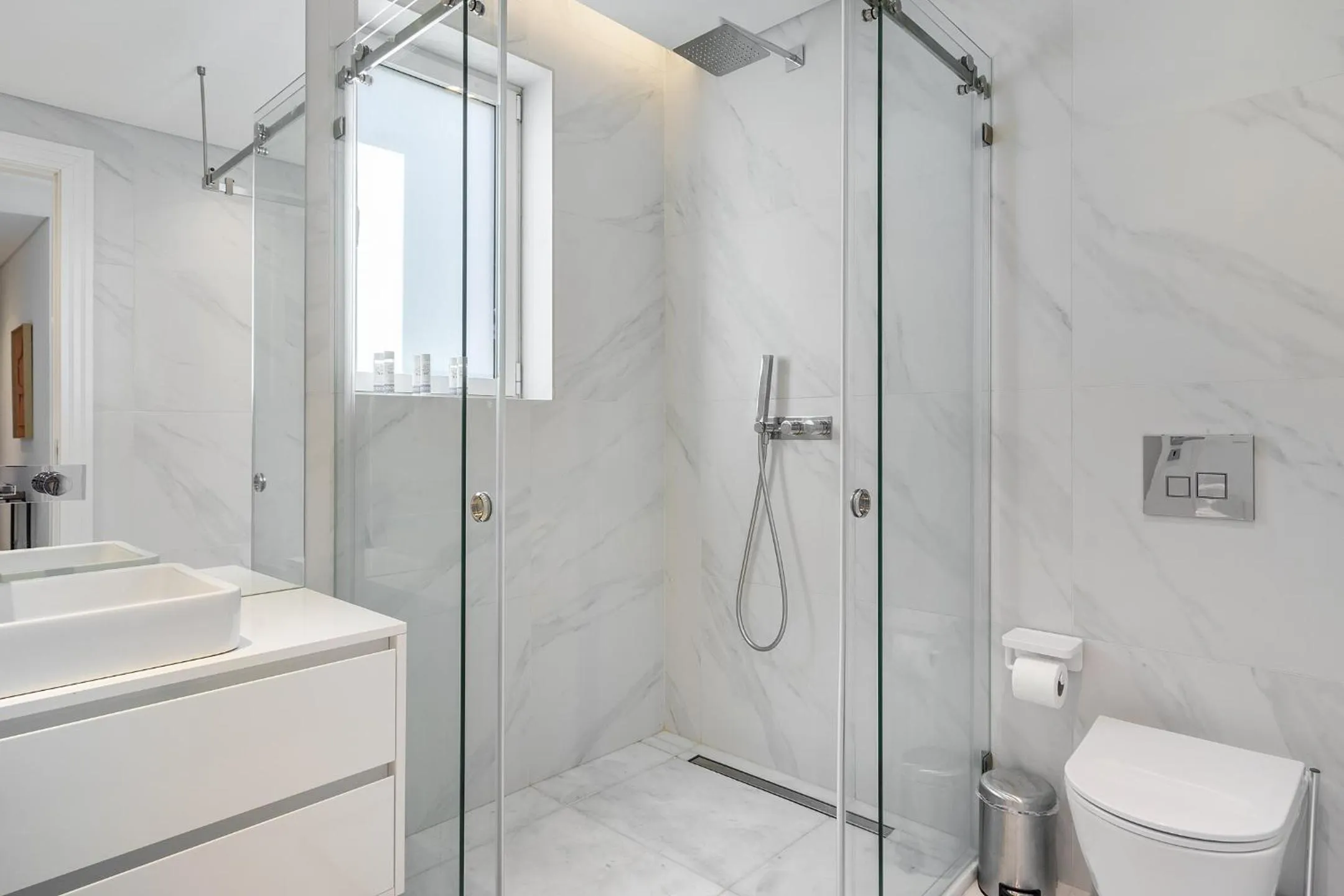 Bathroom in Les Deux Mariettes Apartments & Suites