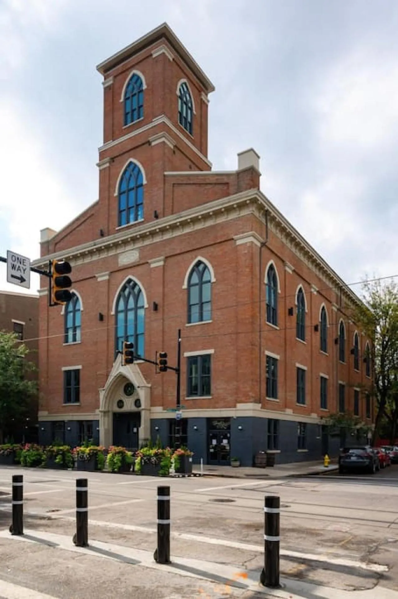 Area and facilities in Soaring 2-Bedroom Parkside Loft Walkable to it All