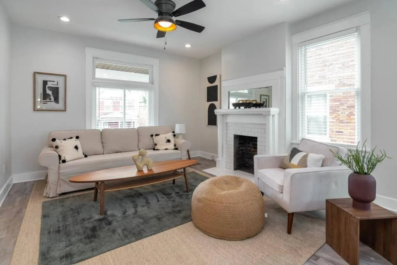 Living room in Deluxe 4-Bedroom w Huge Deck 3-Min to Downtown