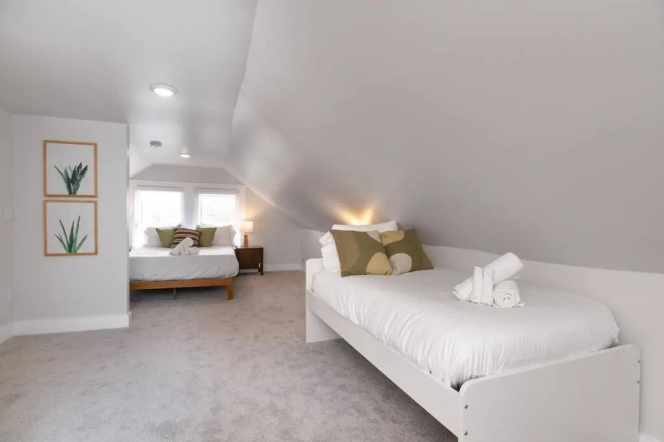 Bedroom, Bed in Deluxe 4-Bedroom w Huge Deck 3-Min to Downtown