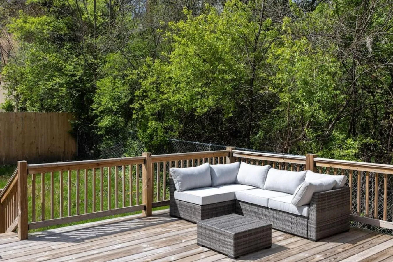 Patio in Deluxe 4-Bedroom w Huge Deck 3-Min to Downtown