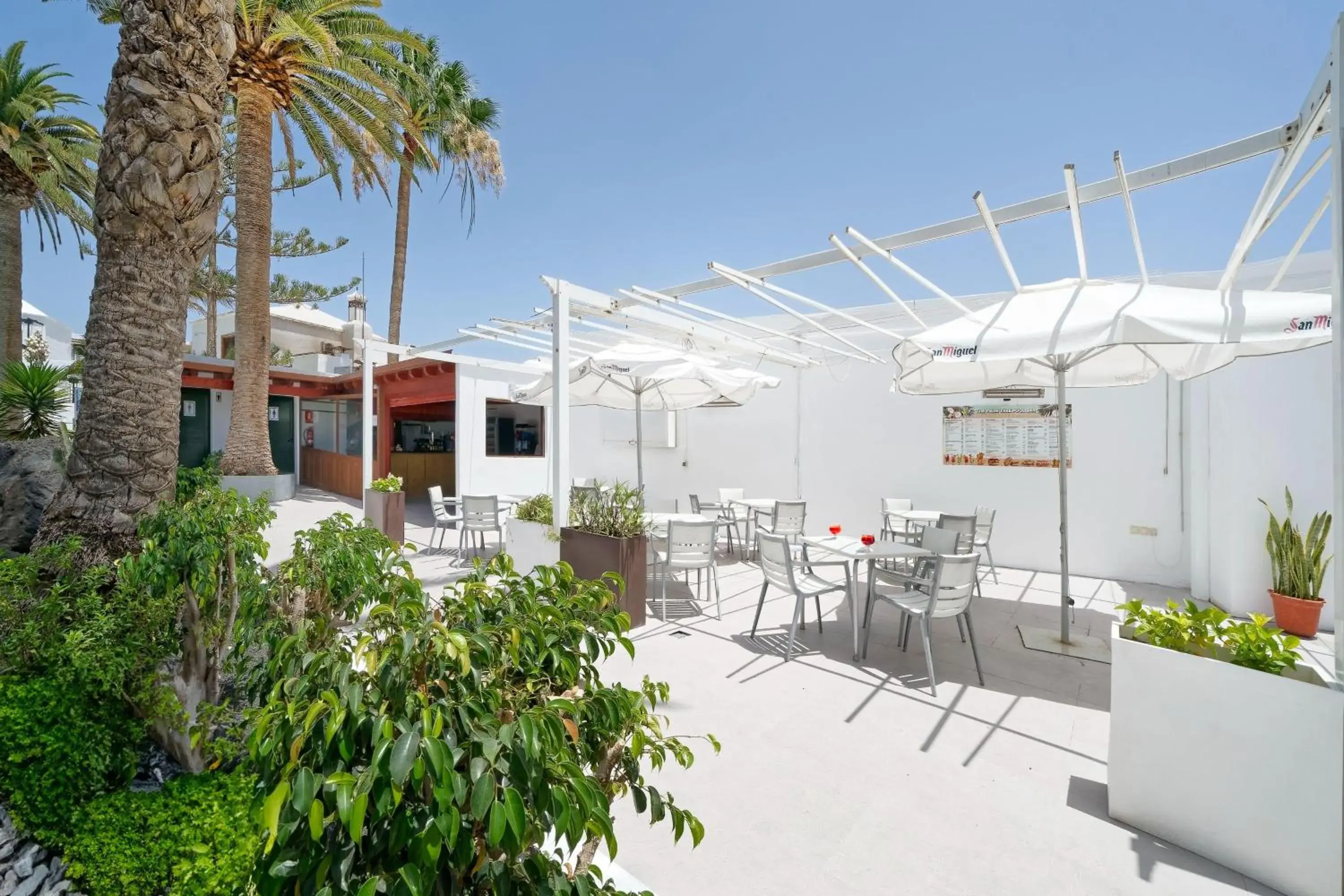 Lounge or bar in Labranda Playa Club Lounge or bar in Labranda Playa Club