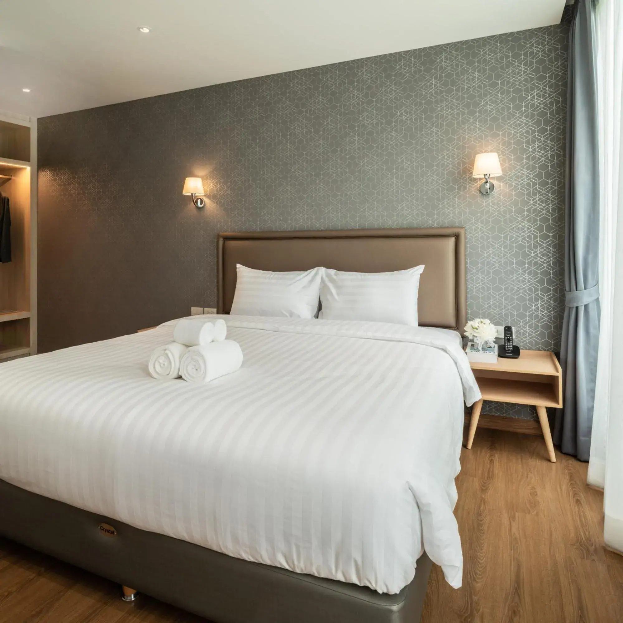 Bed in Lucky Hotel Bangkok Bed in Lucky Hotel Bangkok