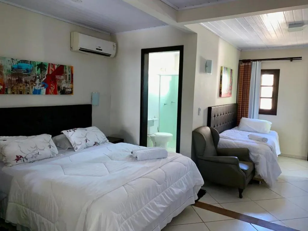 Photo of the whole room in Pousada Solar dos Girassóis